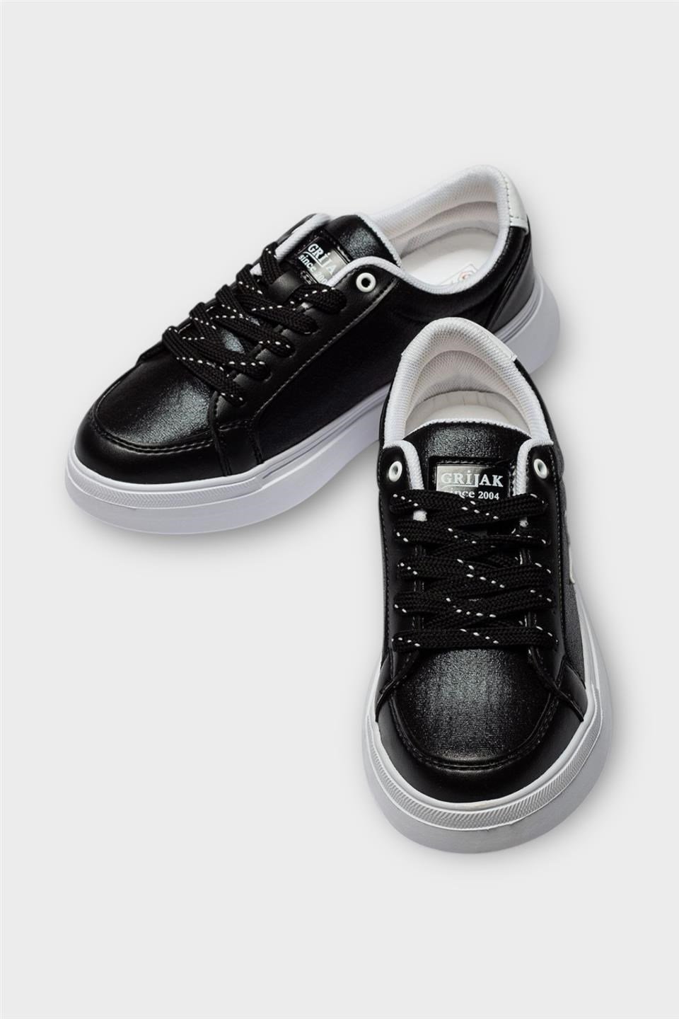 Kadın Yıldız Detay Şık Sneaker Ayakkabı SİYAH - BEYAZ