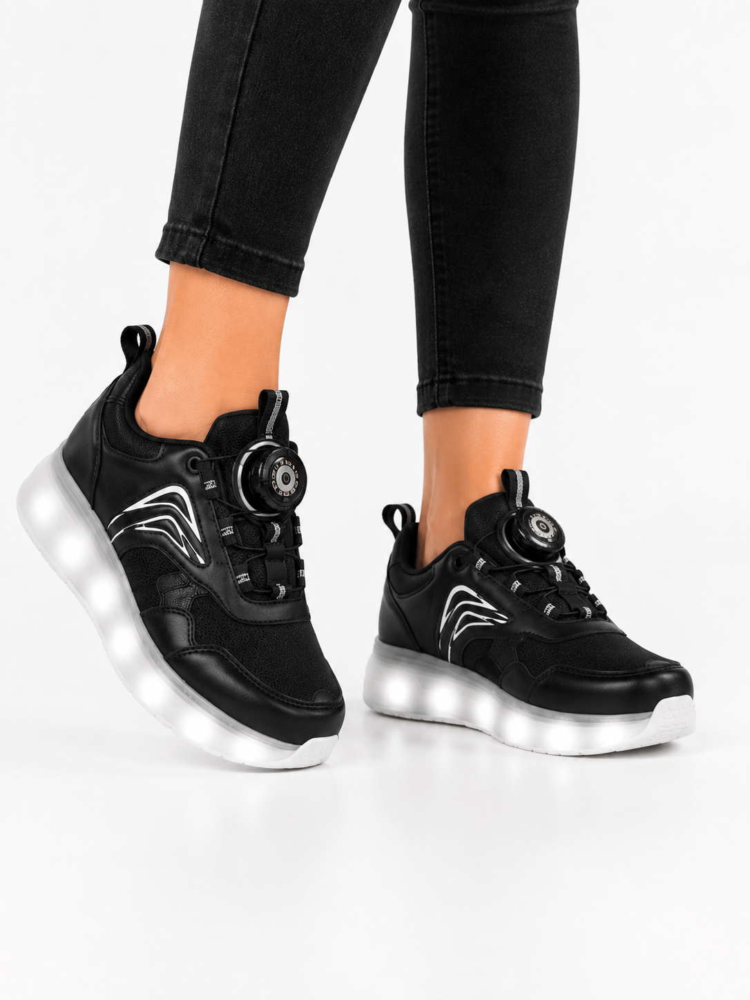 Patenli Işıklı Tekerlekli Spor Sneaker Paten Ayakkabı SİYAH - BEYAZ