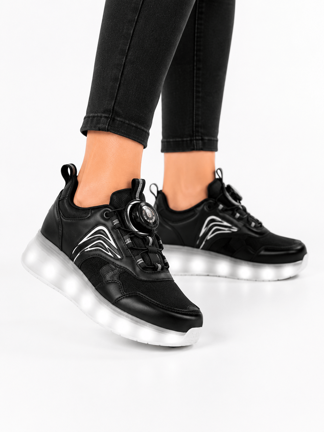 Patenli Işıklı Tekerlekli Spor Sneaker Paten Ayakkabı SİYAH - BEYAZ