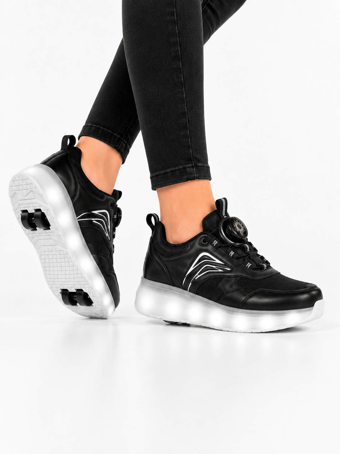 Patenli Işıklı Tekerlekli Spor Sneaker Paten Ayakkabı SİYAH - BEYAZ