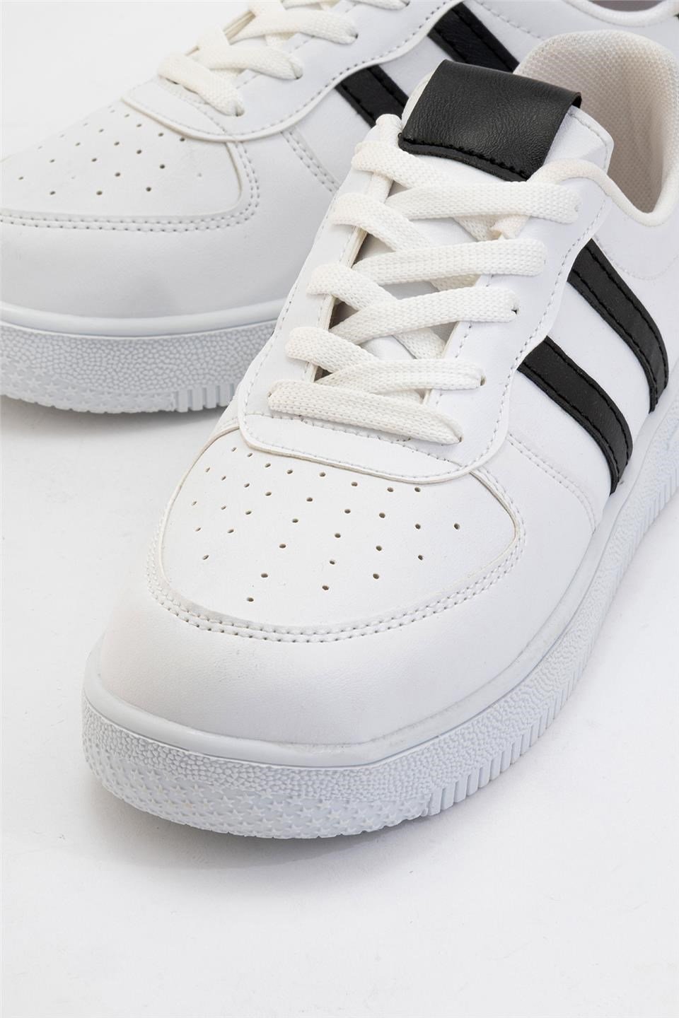 Unisex Bağcıklı Spor Sneaker Ayakkabı BEYAZ - SİYAH