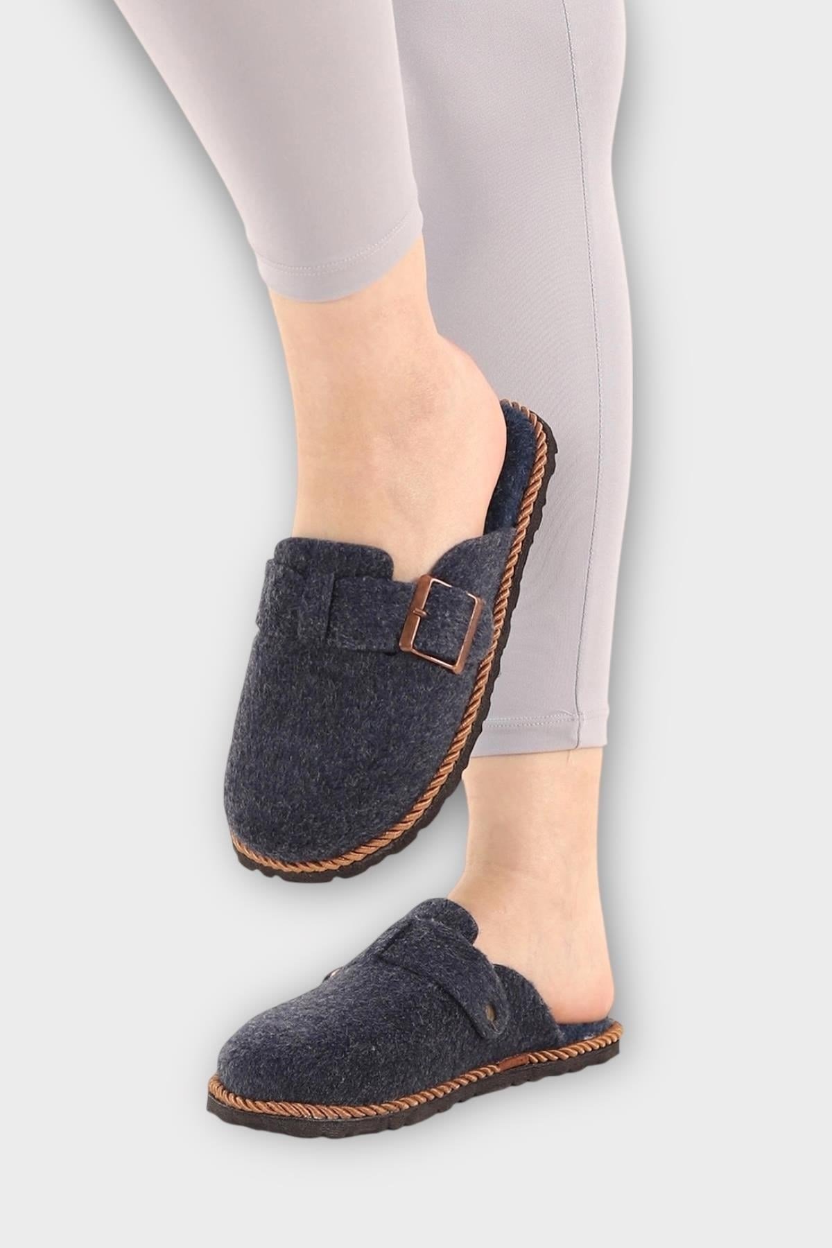 Unisex Tokalı Keçe Kumaşlı Ev Terliği LACİVERT