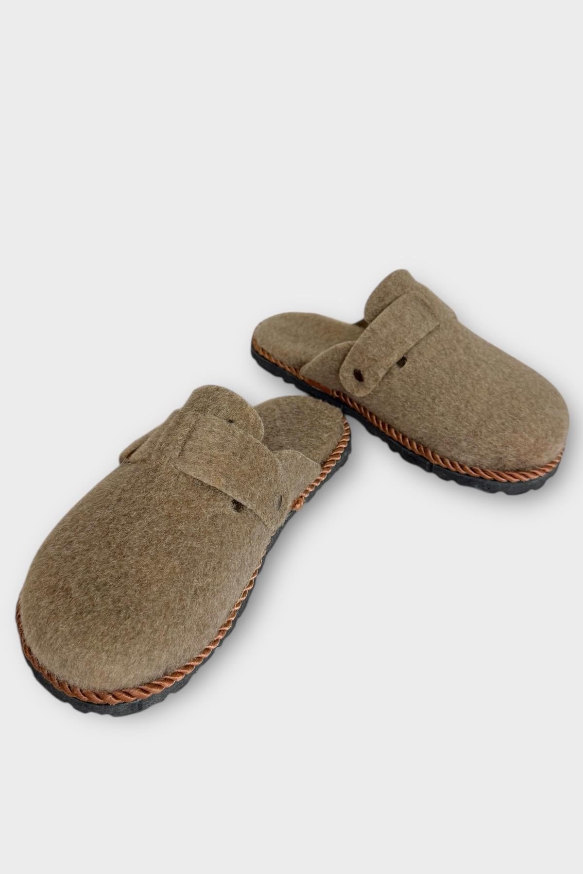 Unisex Tokalı Keçe Kumaşlı Ev Terliği HAKİ