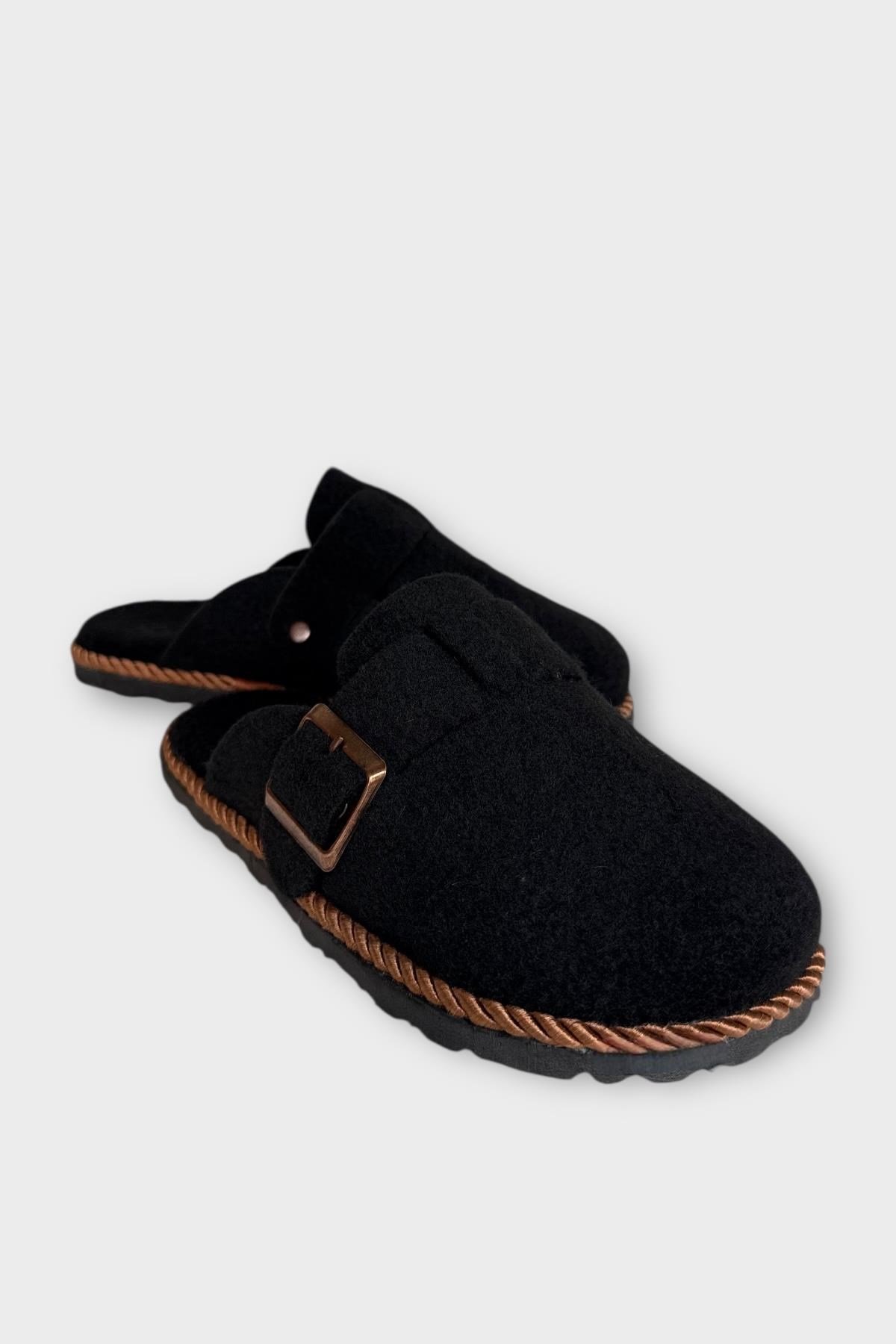 Unisex Tokalı Keçe Kumaşlı Ev Terliği SİYAH
