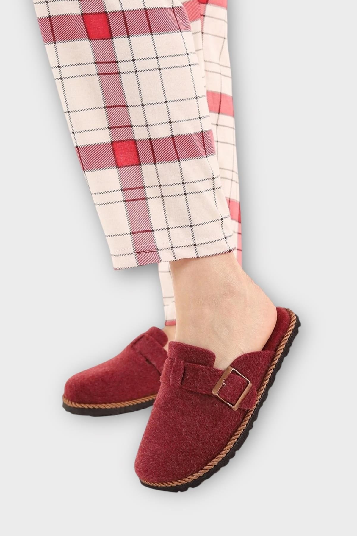 Unisex Tokalı Keçe Kumaşlı Ev Terliği BORDO