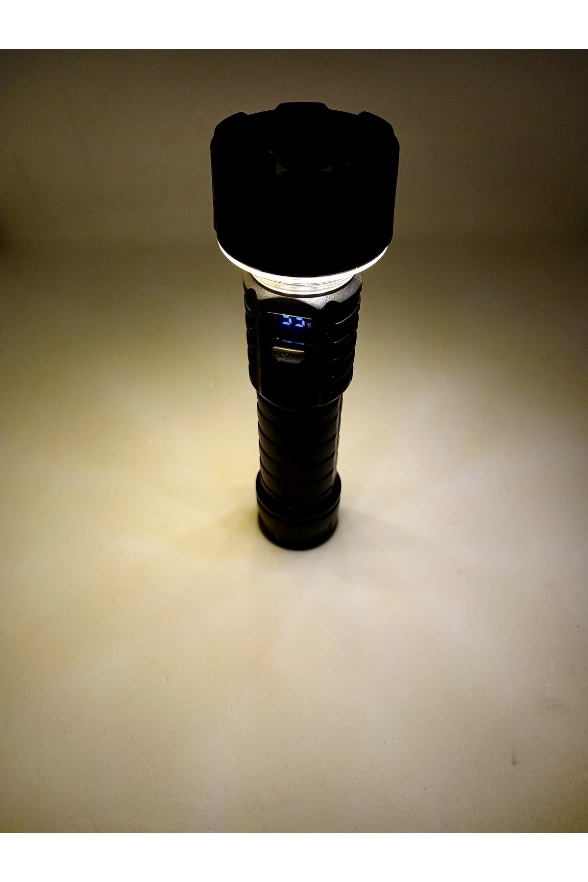 2’si 1 Arada 8 Modlu 7 LED'li Şarjlı Kamp Lambası Halka Işıklı Dijital Göstergeli SOS Tripod Uyumlu