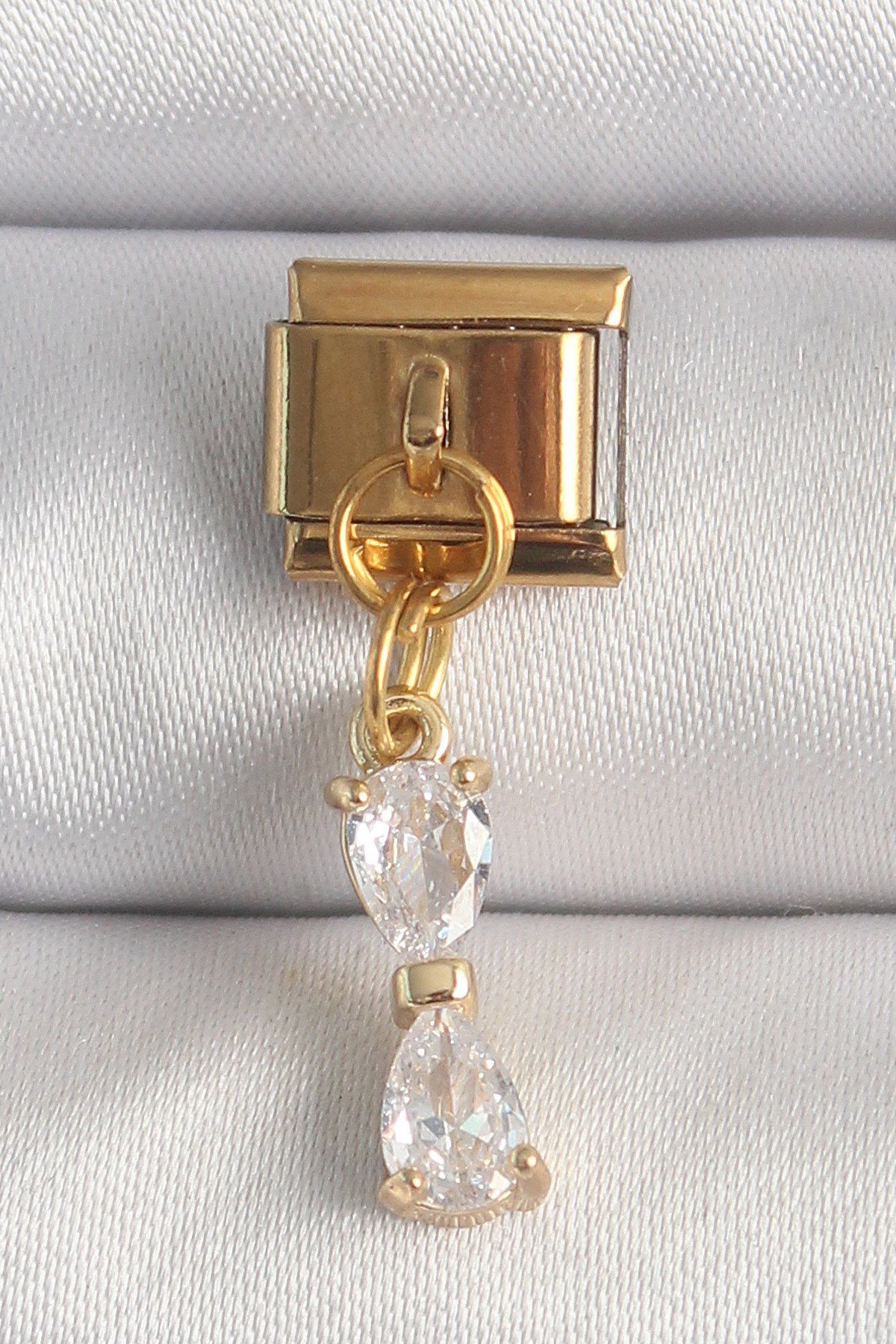 316L Çelik Gold Renk Sallantı Zirkon Taşlı Kurdele Model Nomination Charm