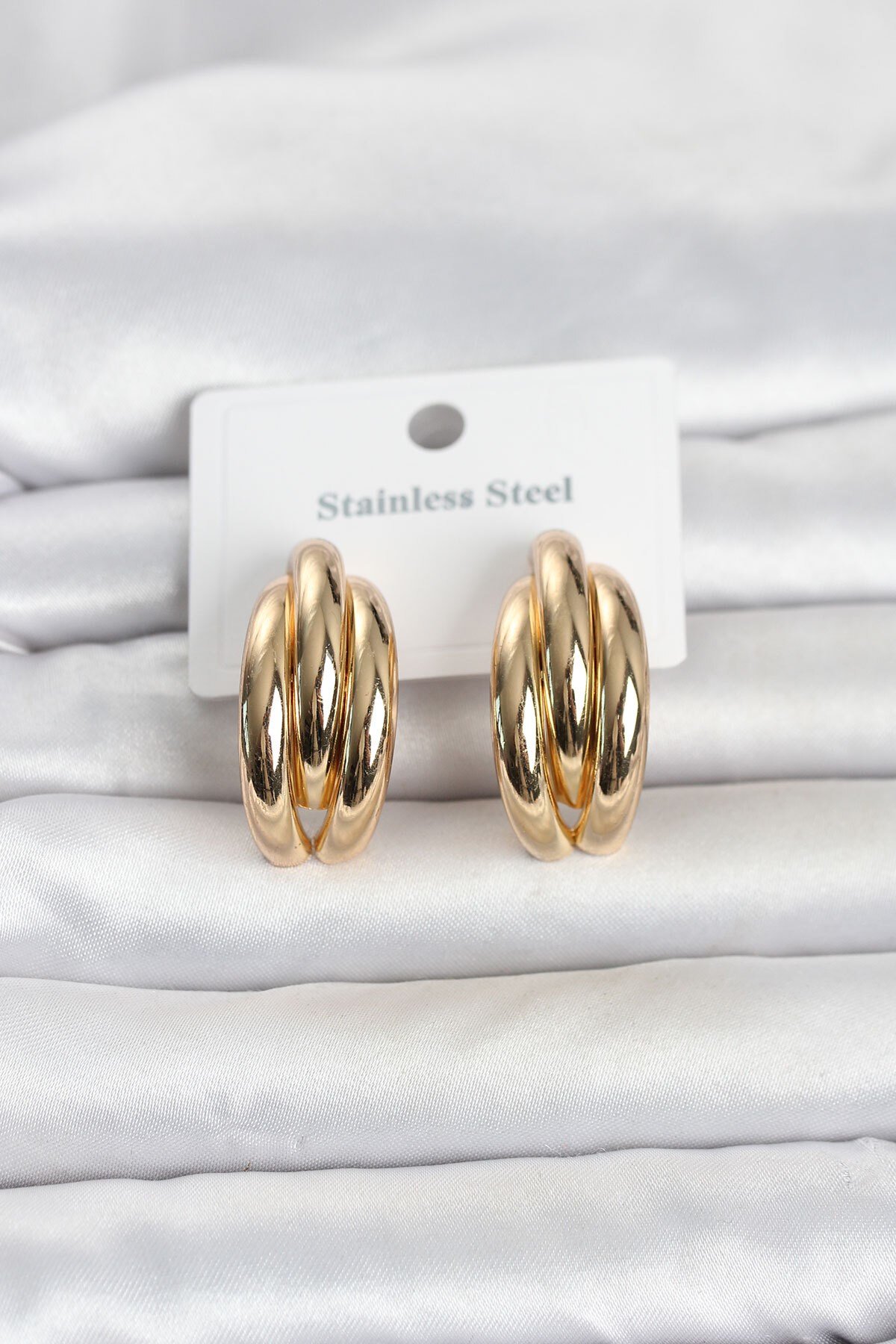 316L Çelik Gold Renk Yarım Halka Model Kadın Küpe