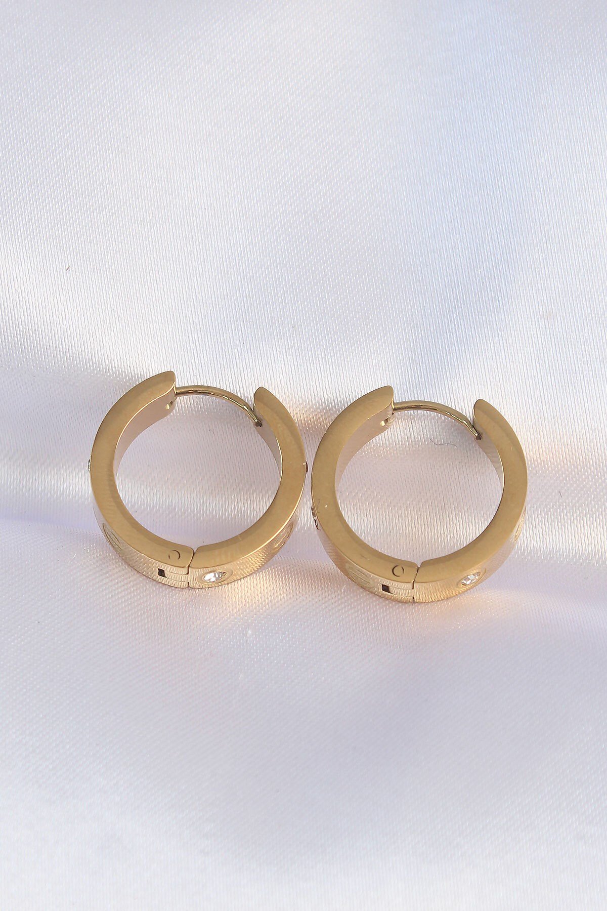 316L Çelik Gold Renk Zirkon Taşlı Model Halka Küpe