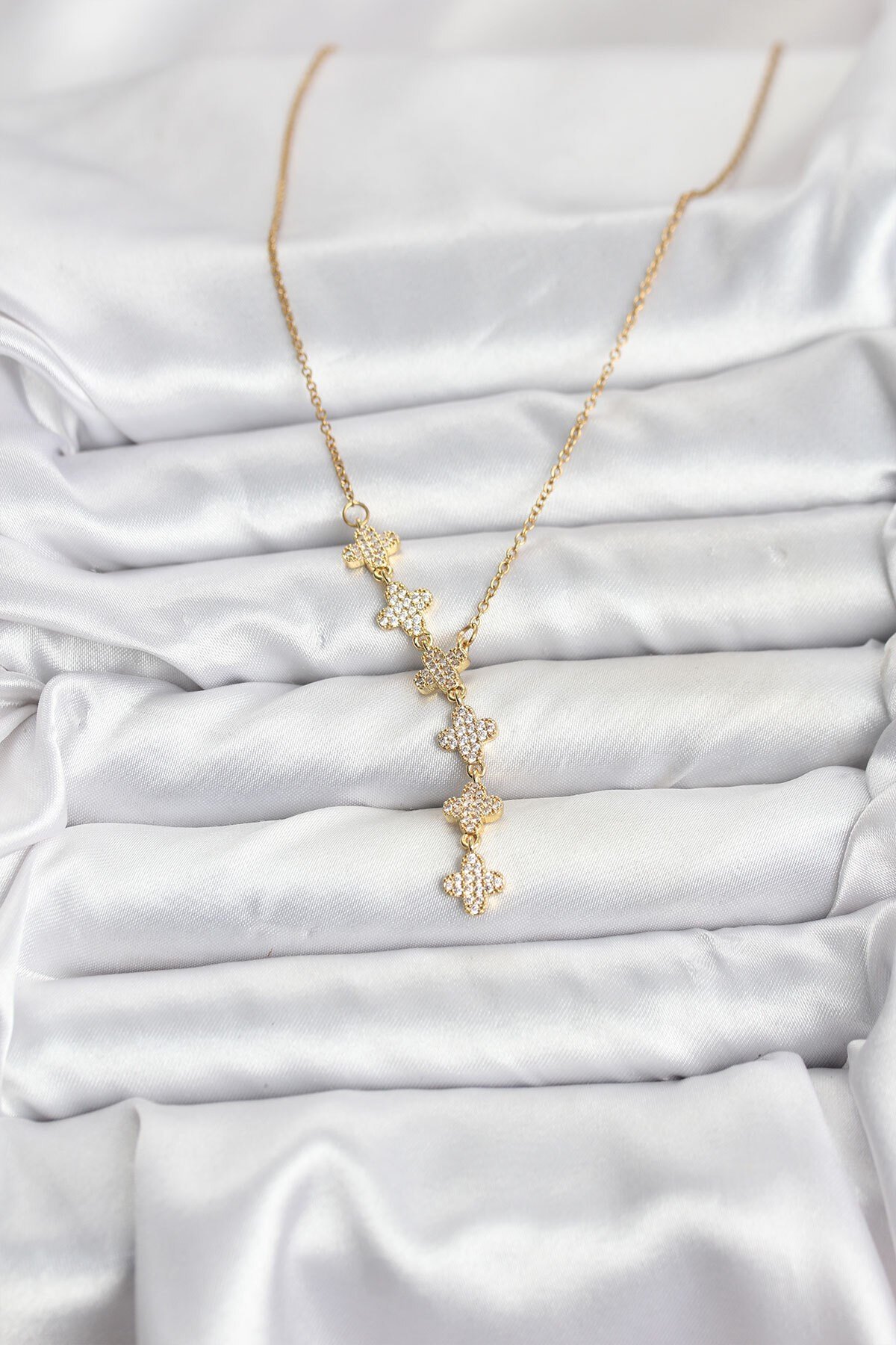 316L Çelik Zincir Gold Renk Yonca Model Kadın Kolye