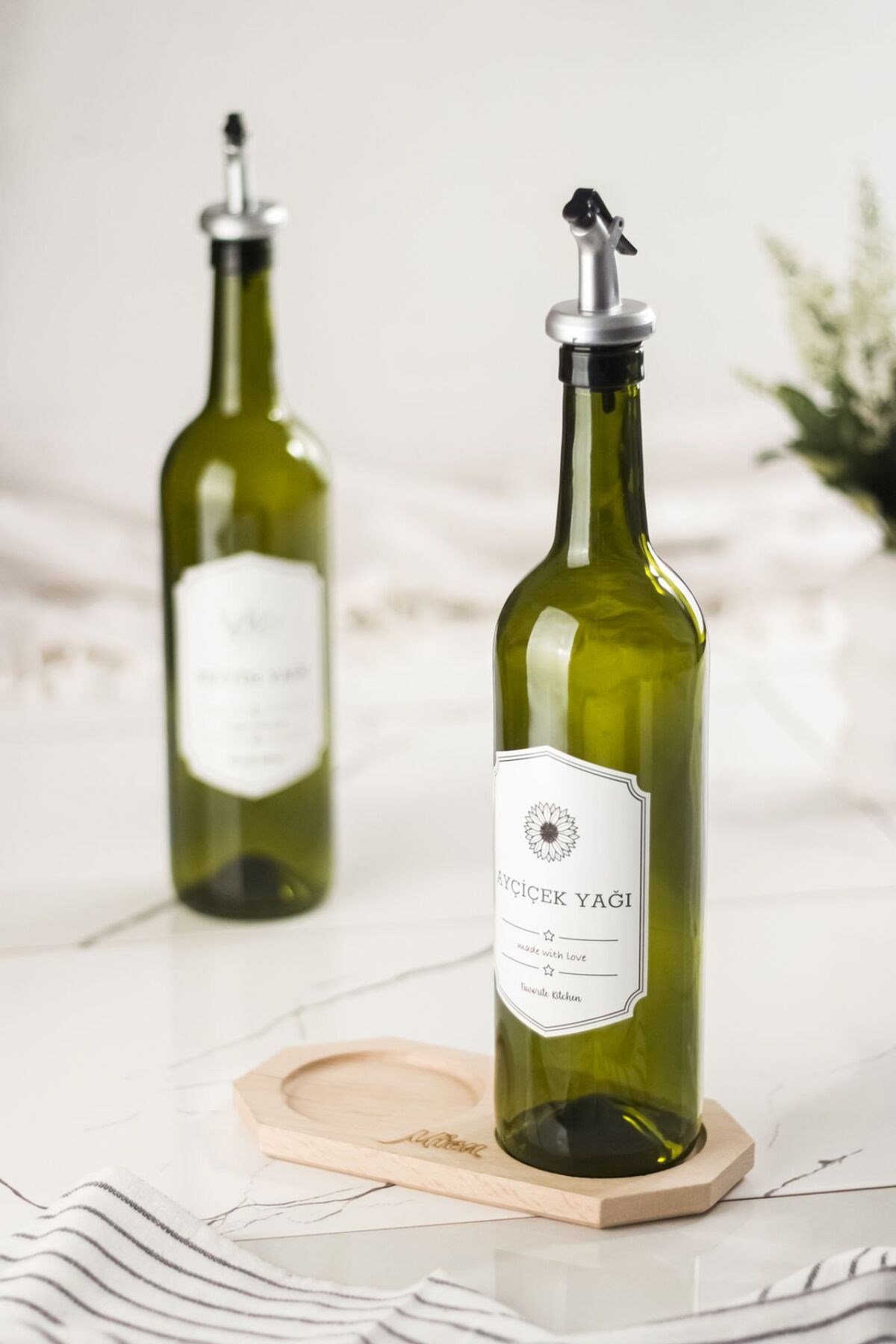 Bambu Standlı 2'li 750 ml Zeytinyağı & Sıvı yağ Şişesi & Yağlık Sirkelik Seti (Damlatmaz)