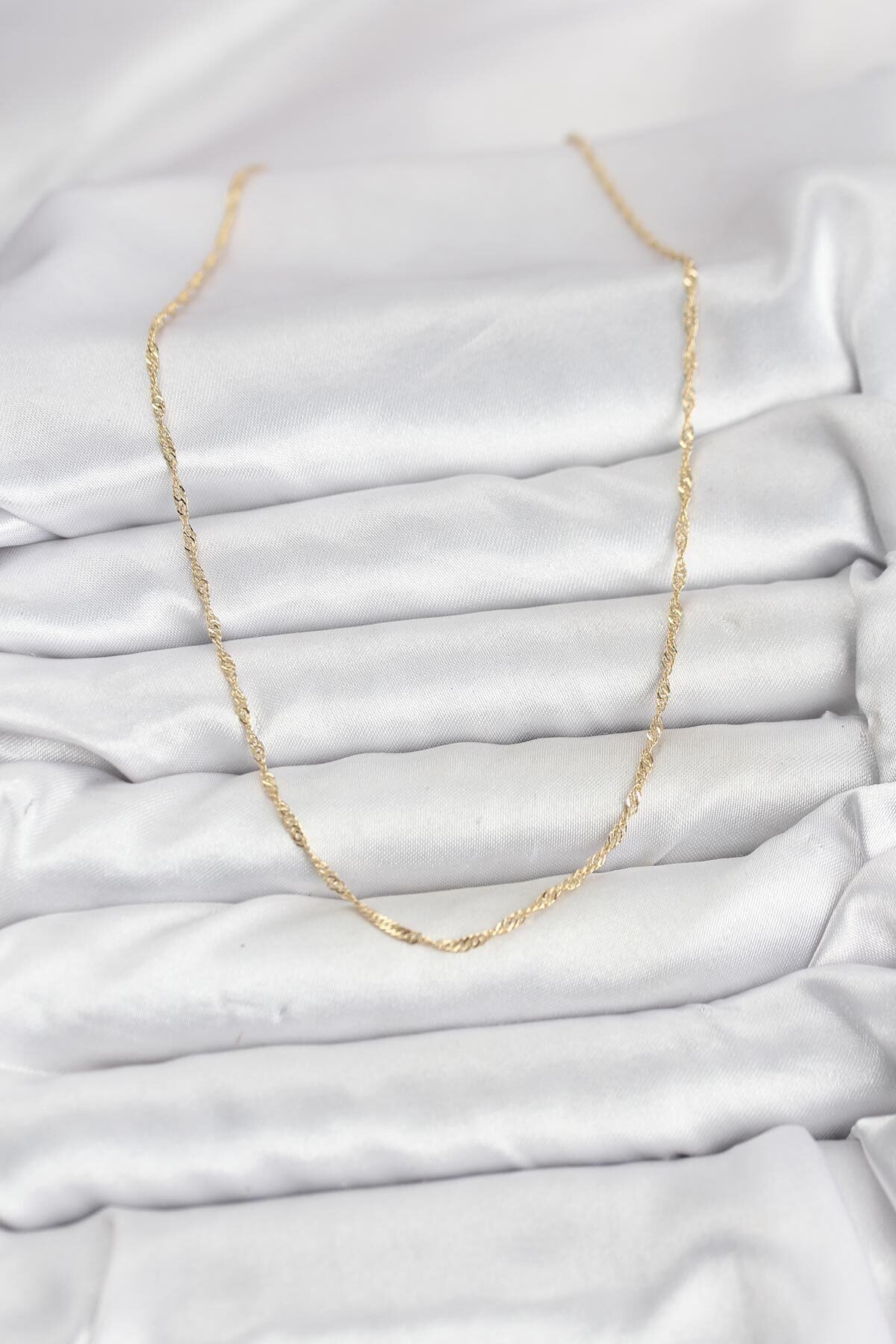 CM 14K Gold Renk Pirinç Ezme Burgu Model Kadın Kolye
