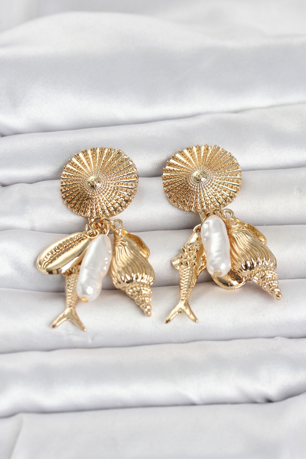 Gold Renk Deniz Temalı Vintage Kadın Küpe