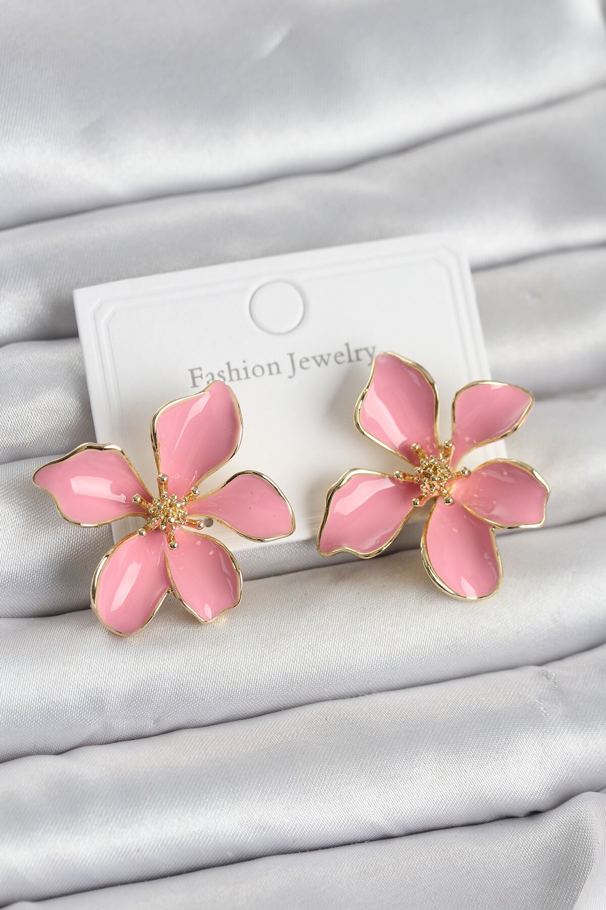Pembe Mineli Çiçek Model Pirinç Kadın Küpe