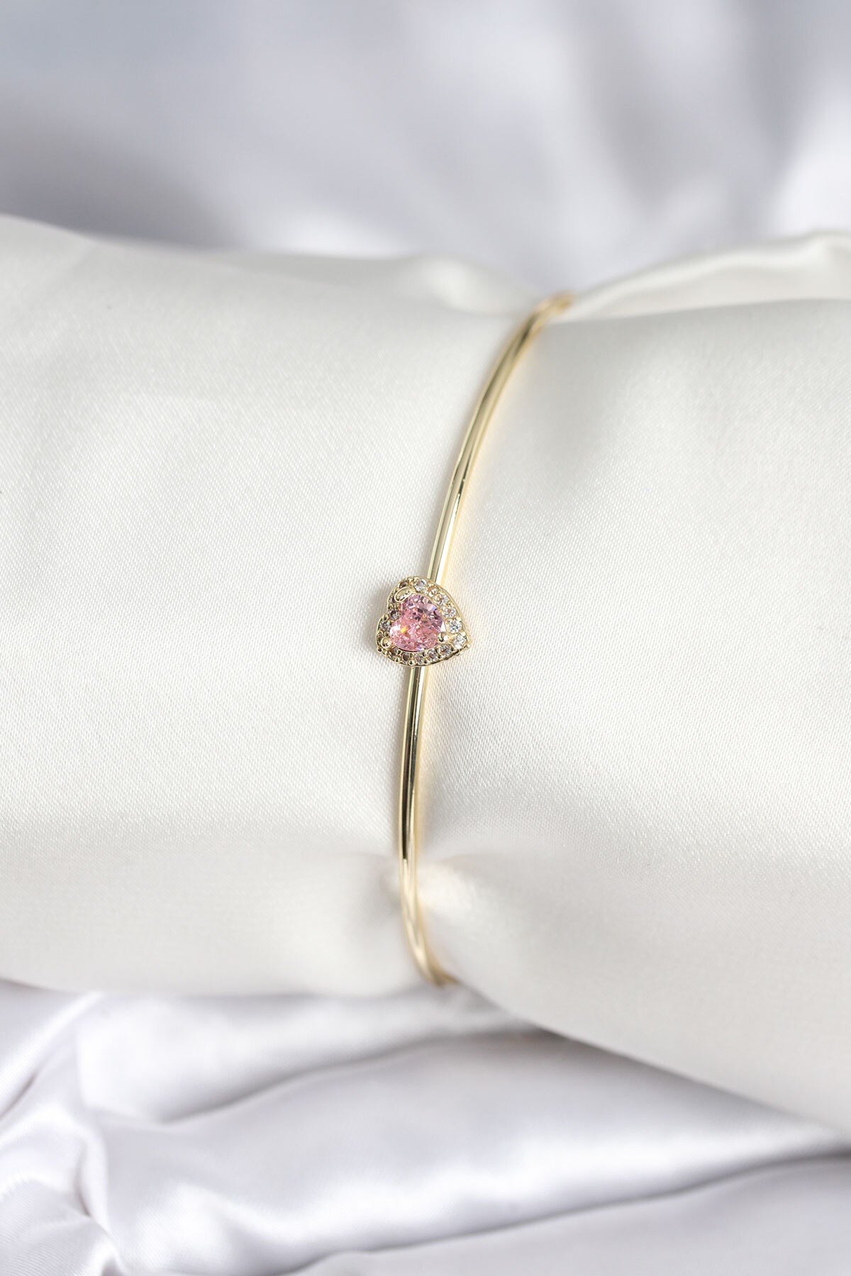 Pembe Zirkon Taşlı Kalp Model Gold Renk Kadın Bileklik