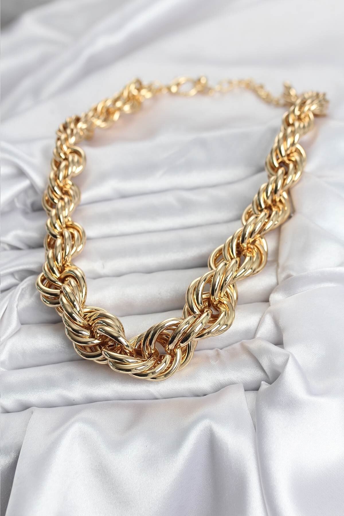 Pirinç Gold Renk Sarmal Halat Model Kadın Kolye