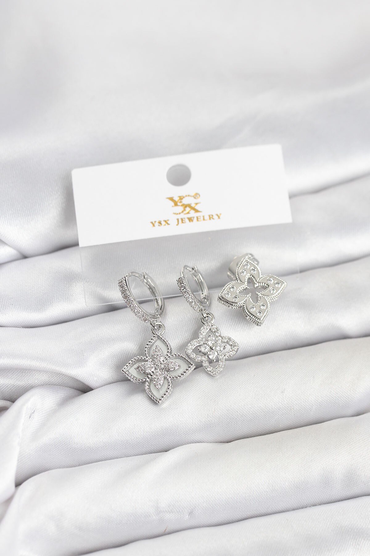 Pirinç Gümüş Renk Yonca Model YSX Trio Küpe Seti