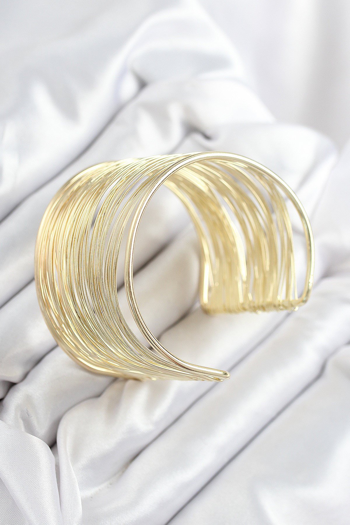 Pirinç Tel Sarma Model Gold Renk Kadın Bileklilk