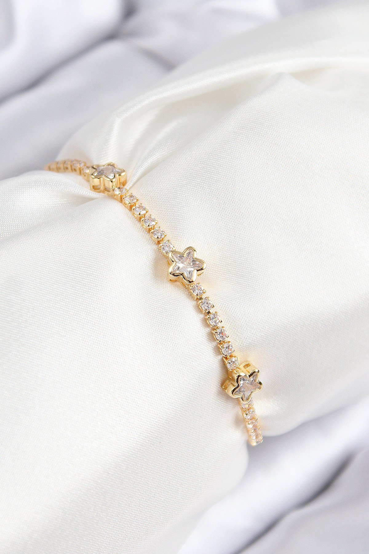 Pirinç Zirkon Taşlı Yıldız Model Gold Renk Asansörlü Kadın Bileklik