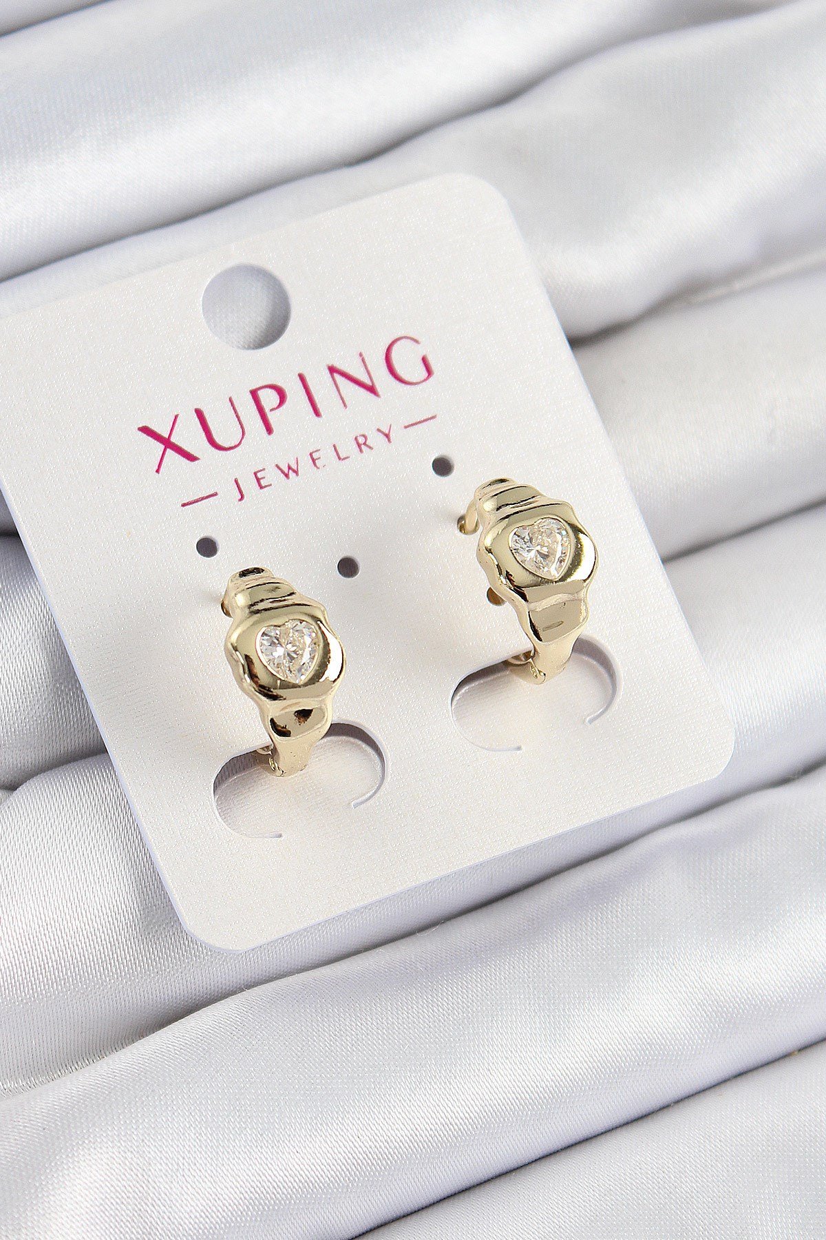 Xuping Zirkon Taşlı Kalp Model Gold Renk Kadın Küpe
