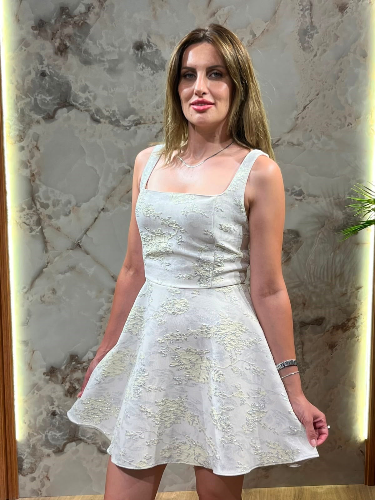 EKRU SARI ÇİÇEK DESENLİ JAKARLI KARE YAKA MİNİ ELBİSE