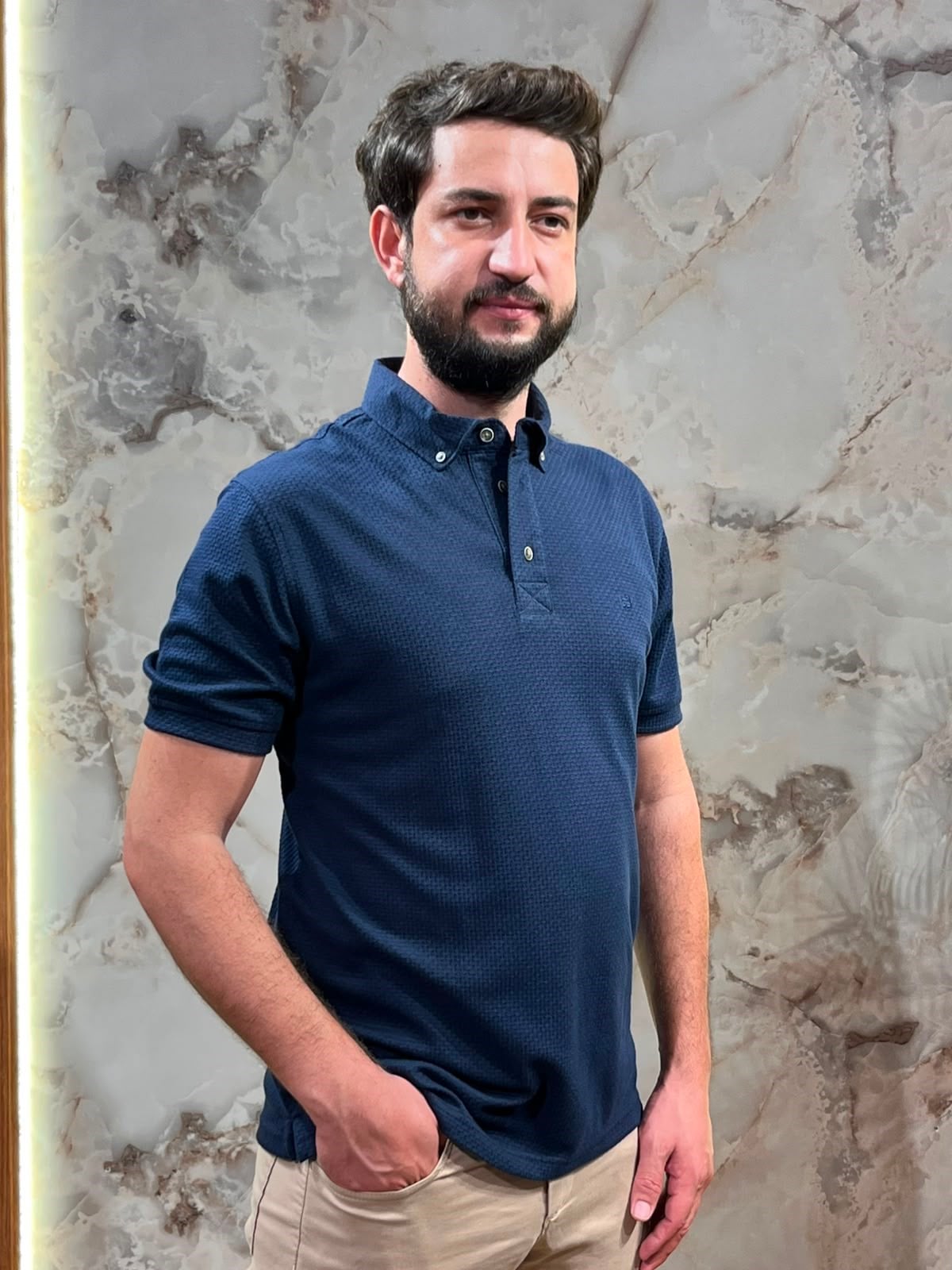 ERKEK DOKULU POLO YAKA TİŞÖRT SLİM FİT KISA KOLLU LACİVERT