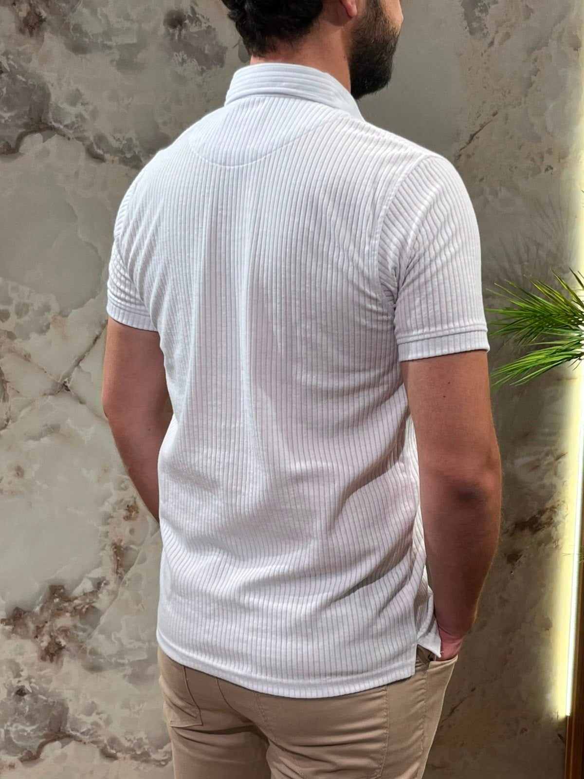 KENDİNDEN ÇİZGİLİ RAHAT BEYAZ POLO YAKA TİŞÖRT
