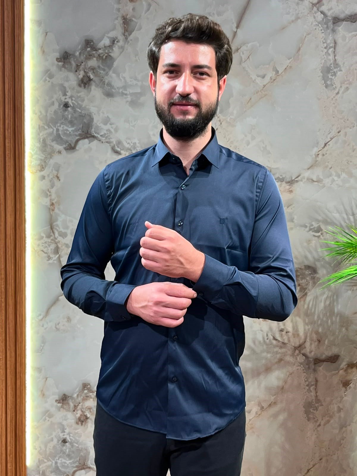 LACİVERT MİKRO SATEN LİKRALI ERKEK GÖMLEK SLİM FİT ESNEK VE PARLAK KUMAŞ 