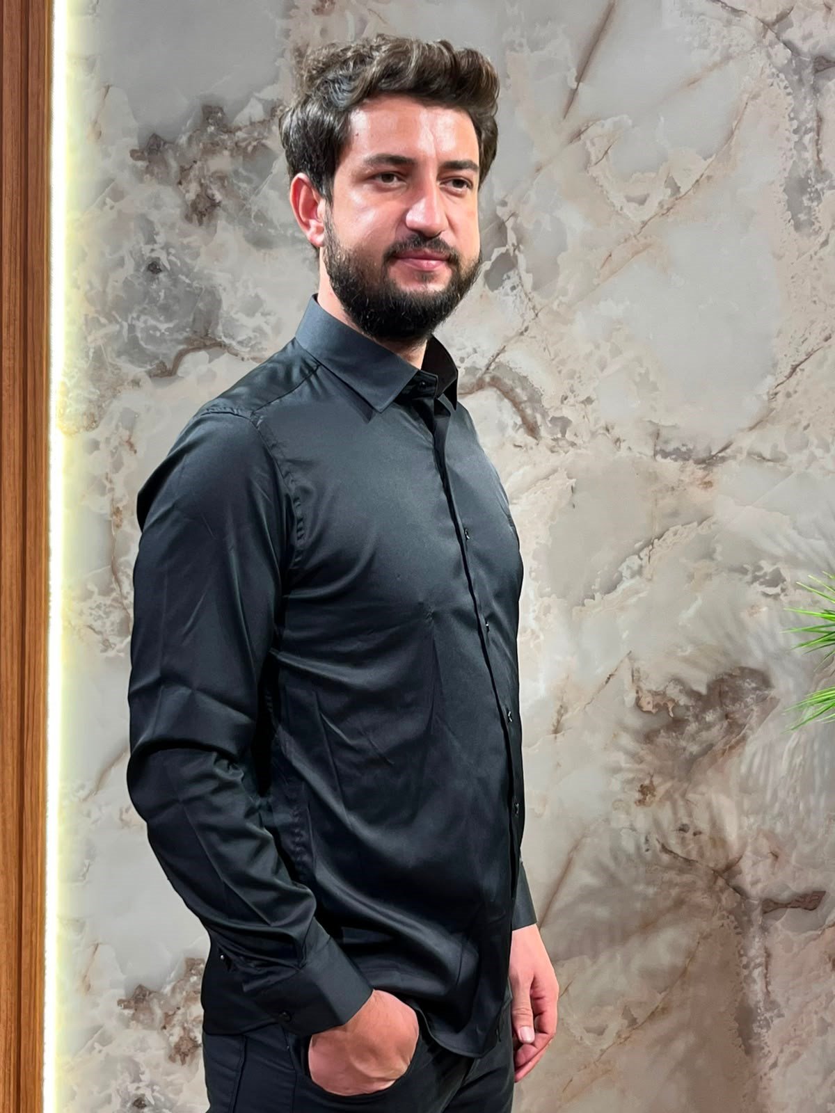 SİYAH MİKRO SATEN LİKRALI ERKEK GÖMLEK SLİM FİT ESNEK VE PARLAK KUMAŞ 