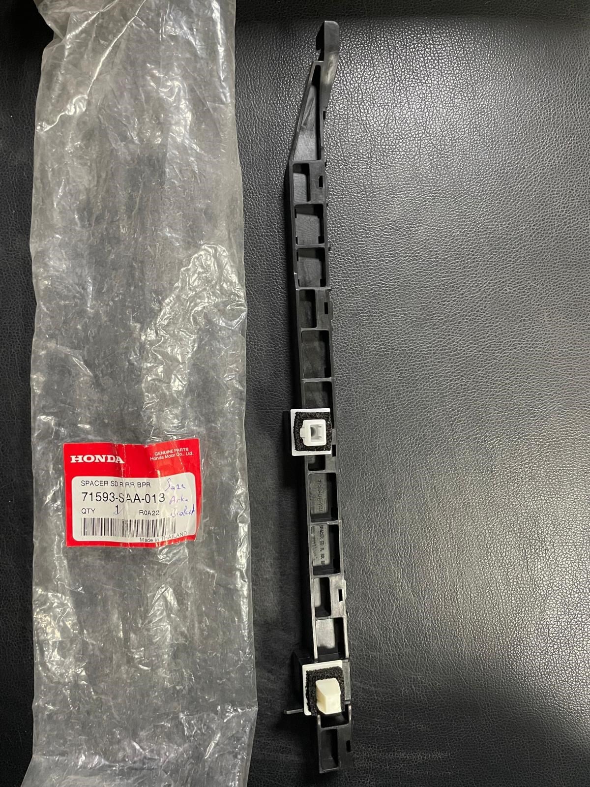 HONDA JAZZ SAĞ2003 - 2008 ARKA TAMPON BRAKET ORJ 71593SAA013