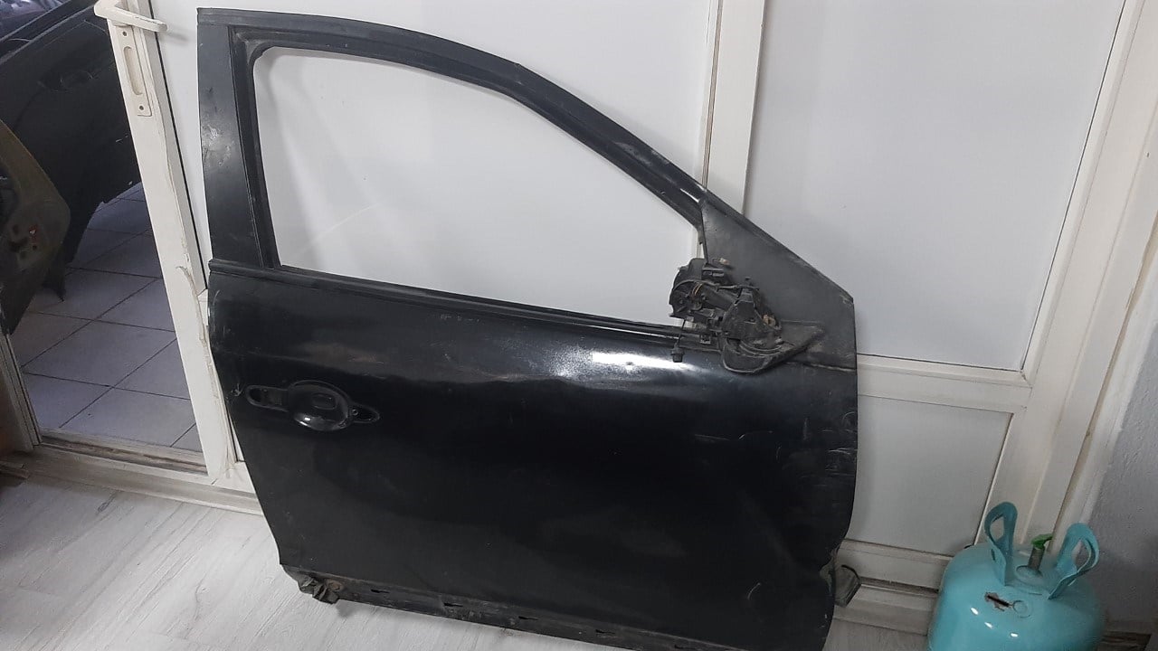 MEGANE III SAĞ ÖN KAPI ÇIKMA 