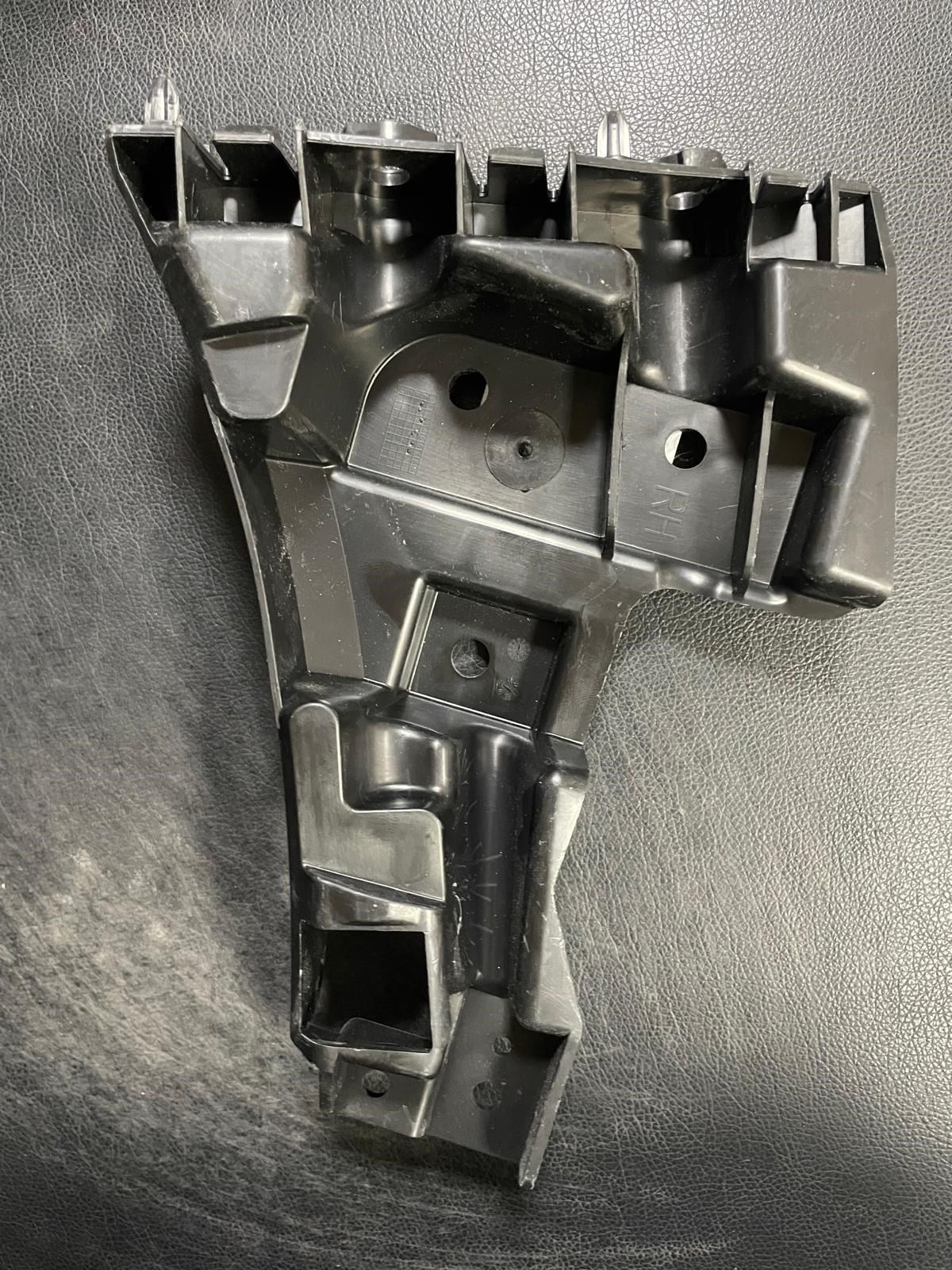 VOLVO S60    (2013-2018) ÖN TAMPON BRAKETİ SAĞ ORJ-31425464