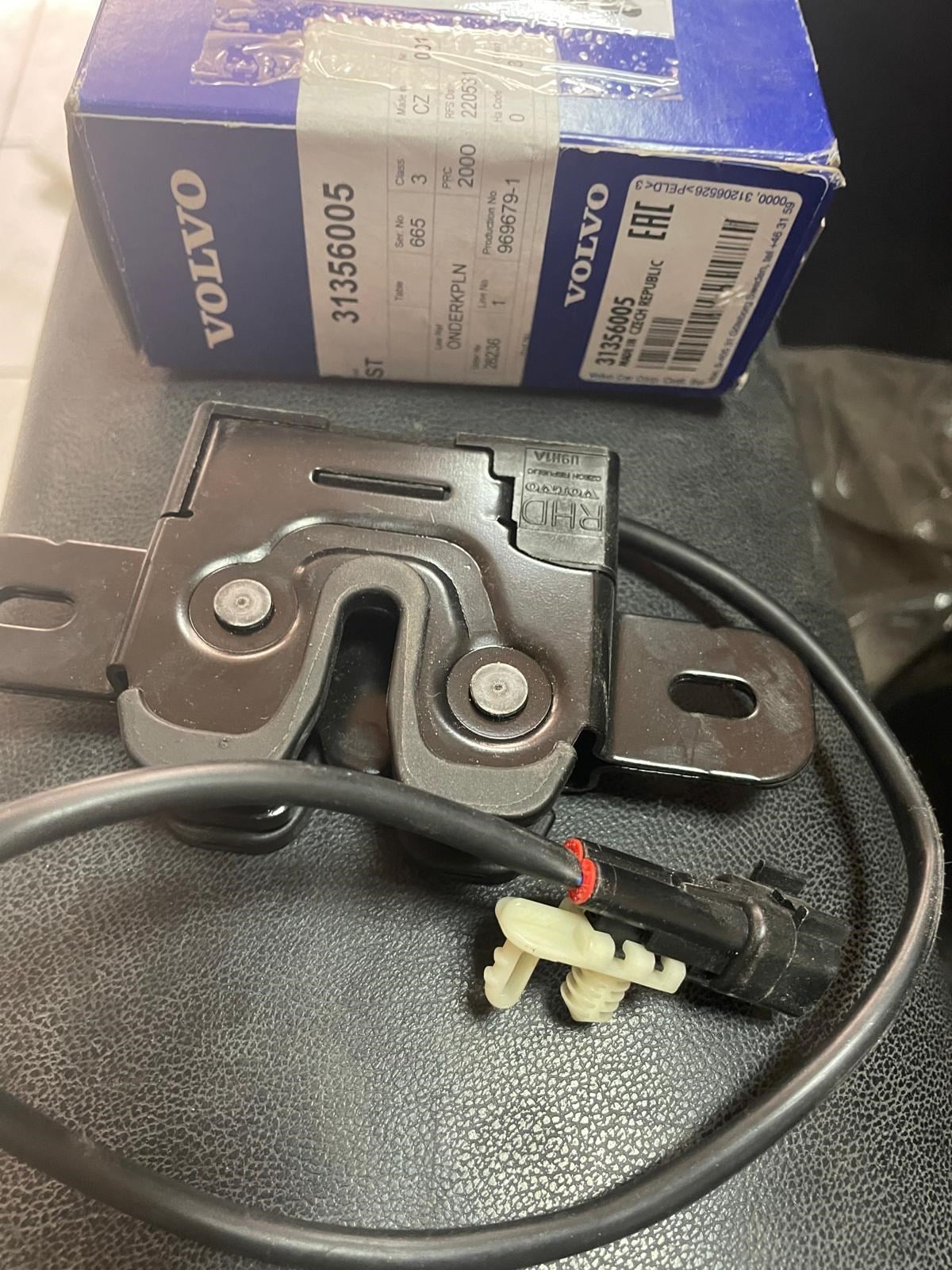VOLVO XC60-S60-V40 -31356005 KAPUT KİLİT ORJ 