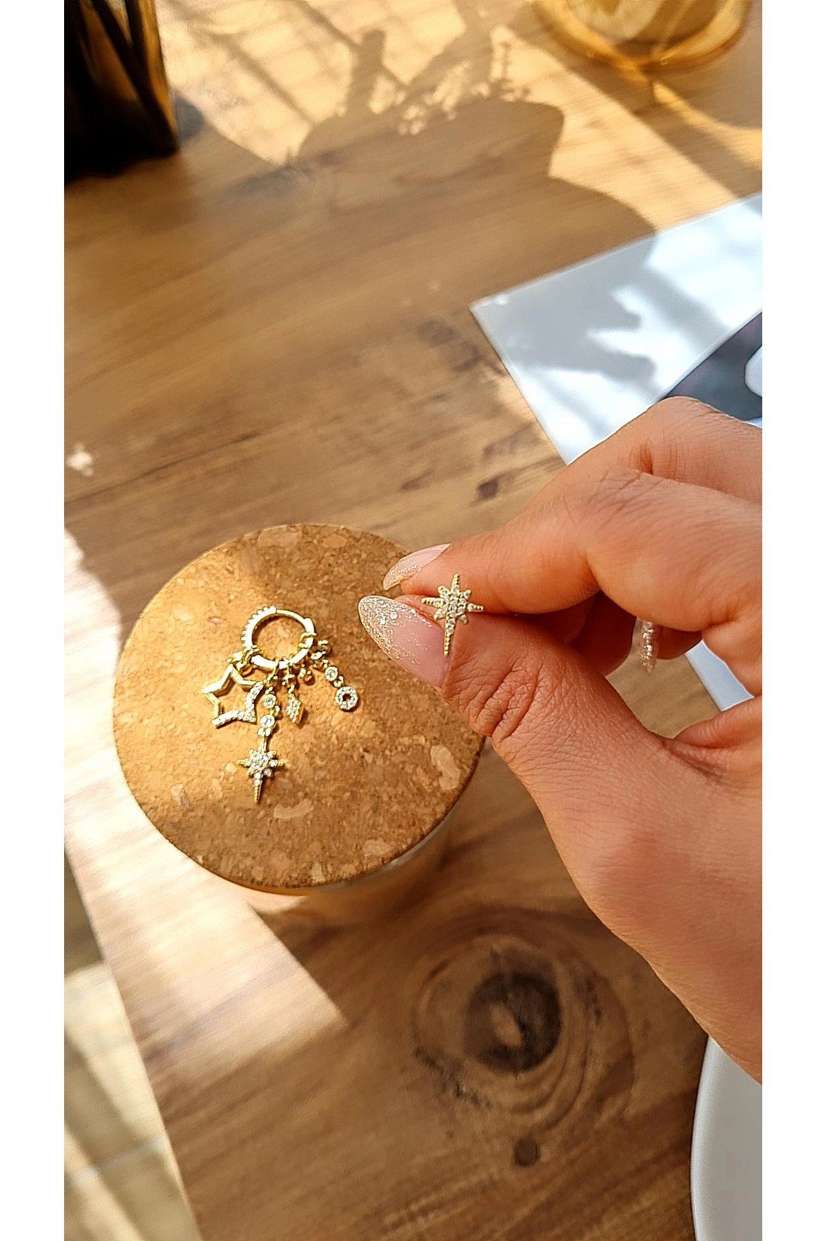 Charm Detaylı Gold Halka Küpe