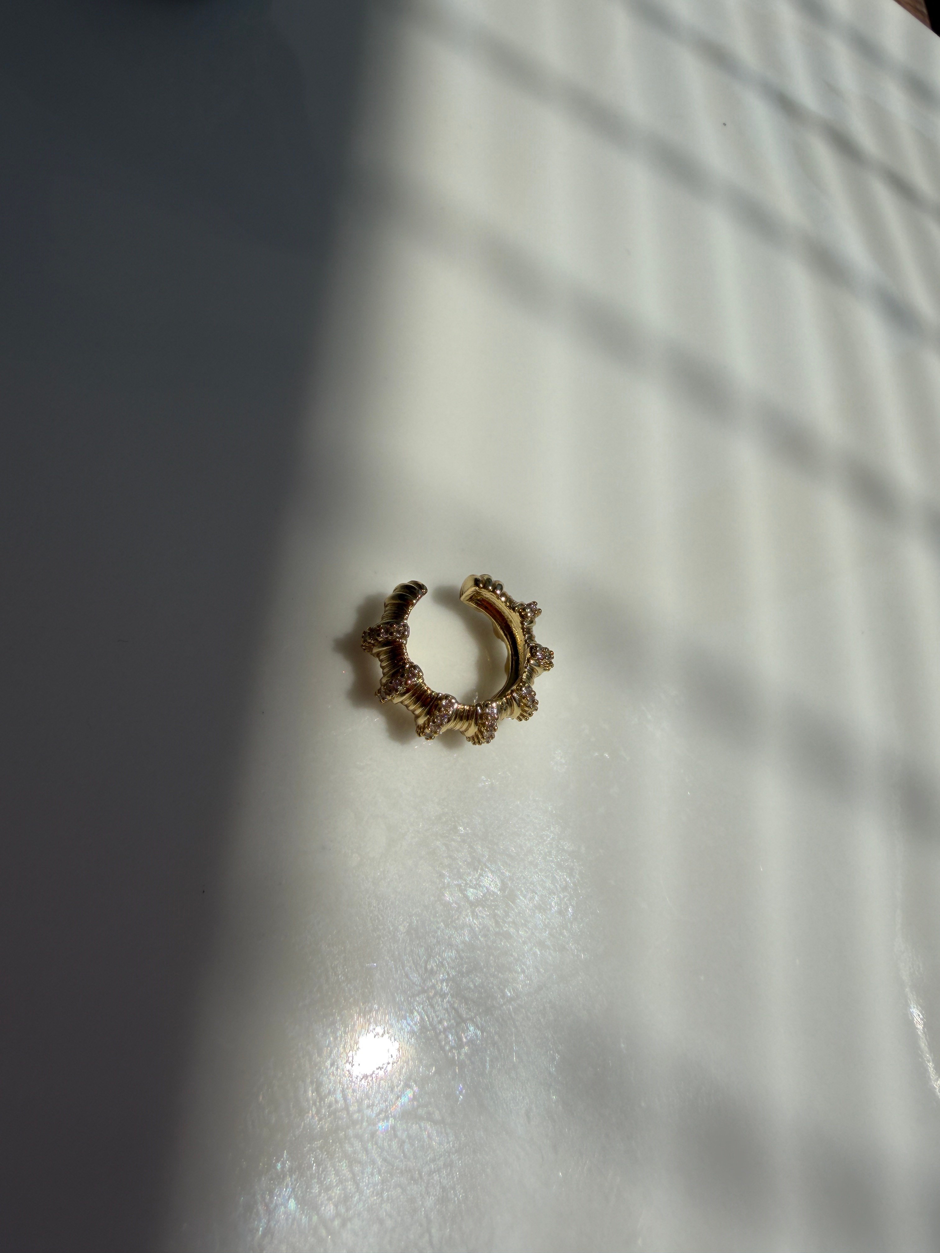Gold Zirkon Taşlı Ear Cuff | Minimal Kıkırdak Küpesi