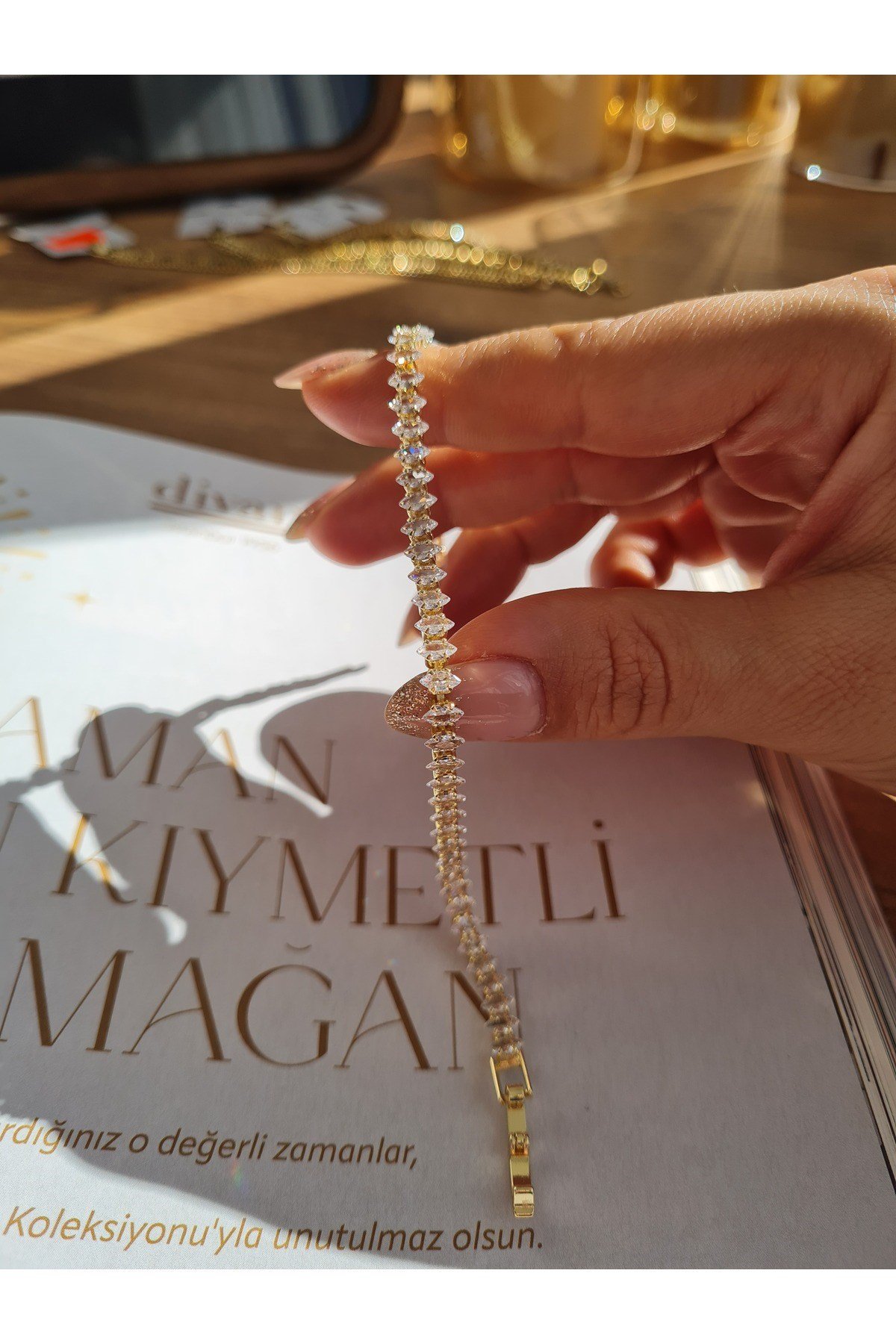 Özel Seri Gold Taşlı Su Yolu Bileklik