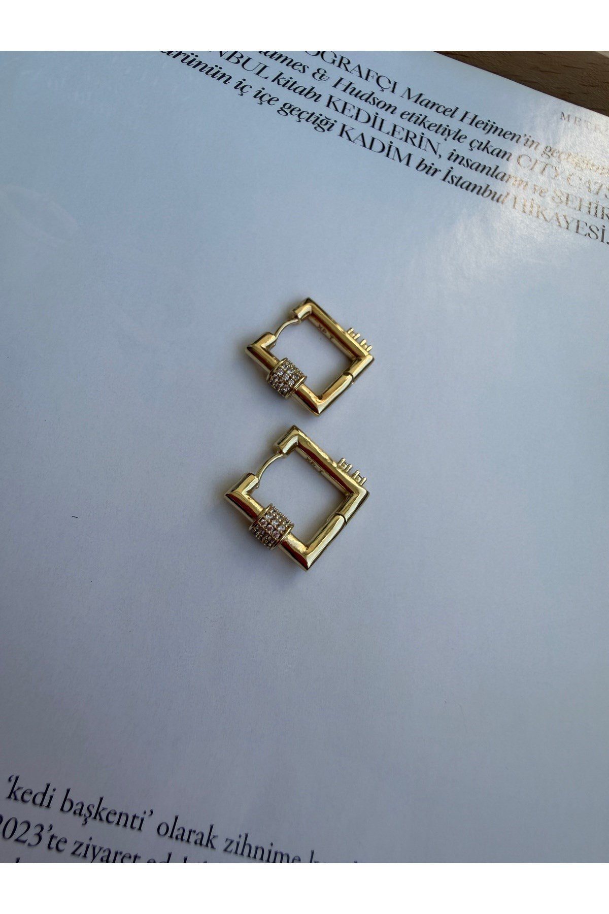 Xuping Gold Geometrik Kare Halka Zirkon Taşlı Kadın Küpe