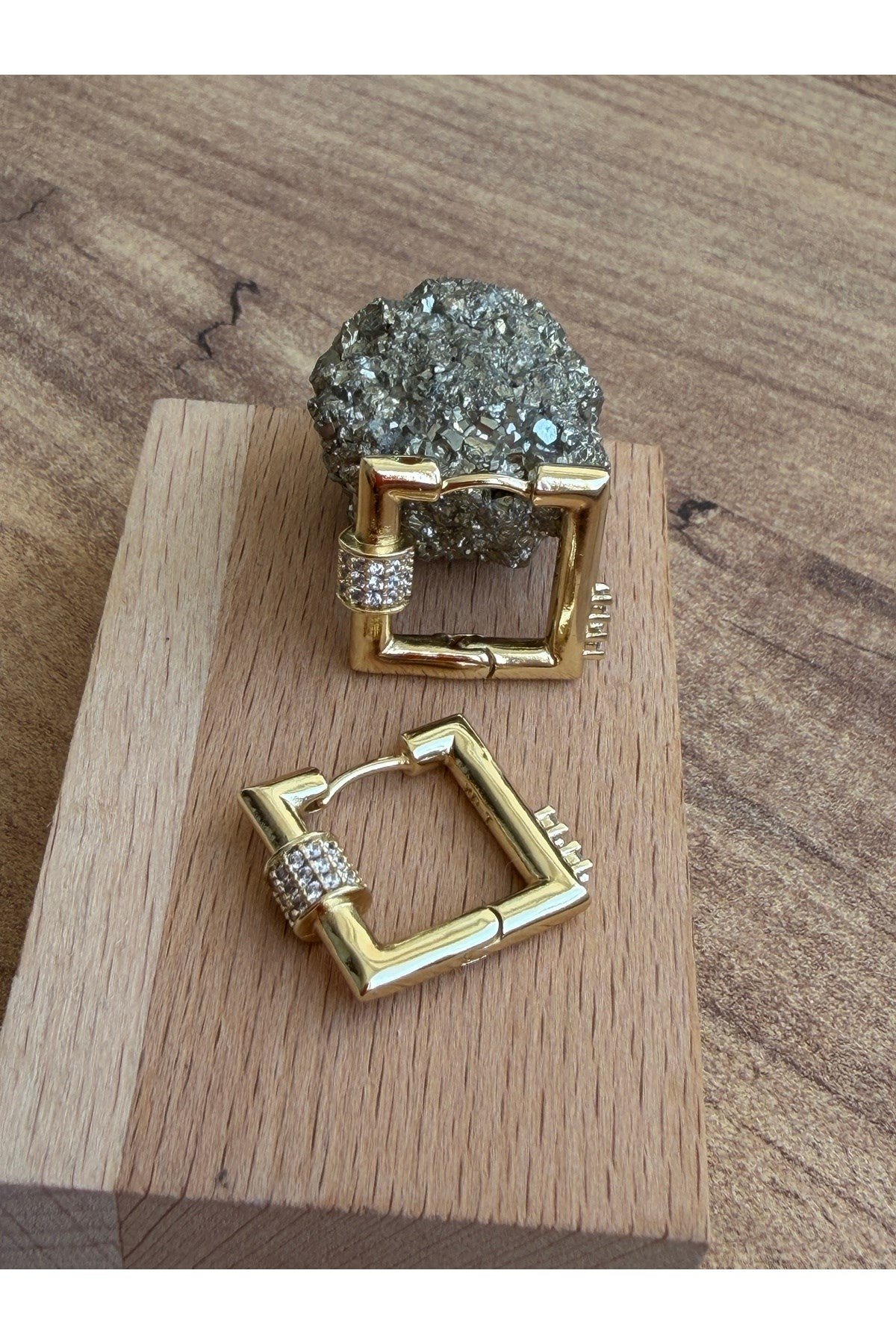 Xuping Gold Geometrik Kare Halka Zirkon Taşlı Kadın Küpe