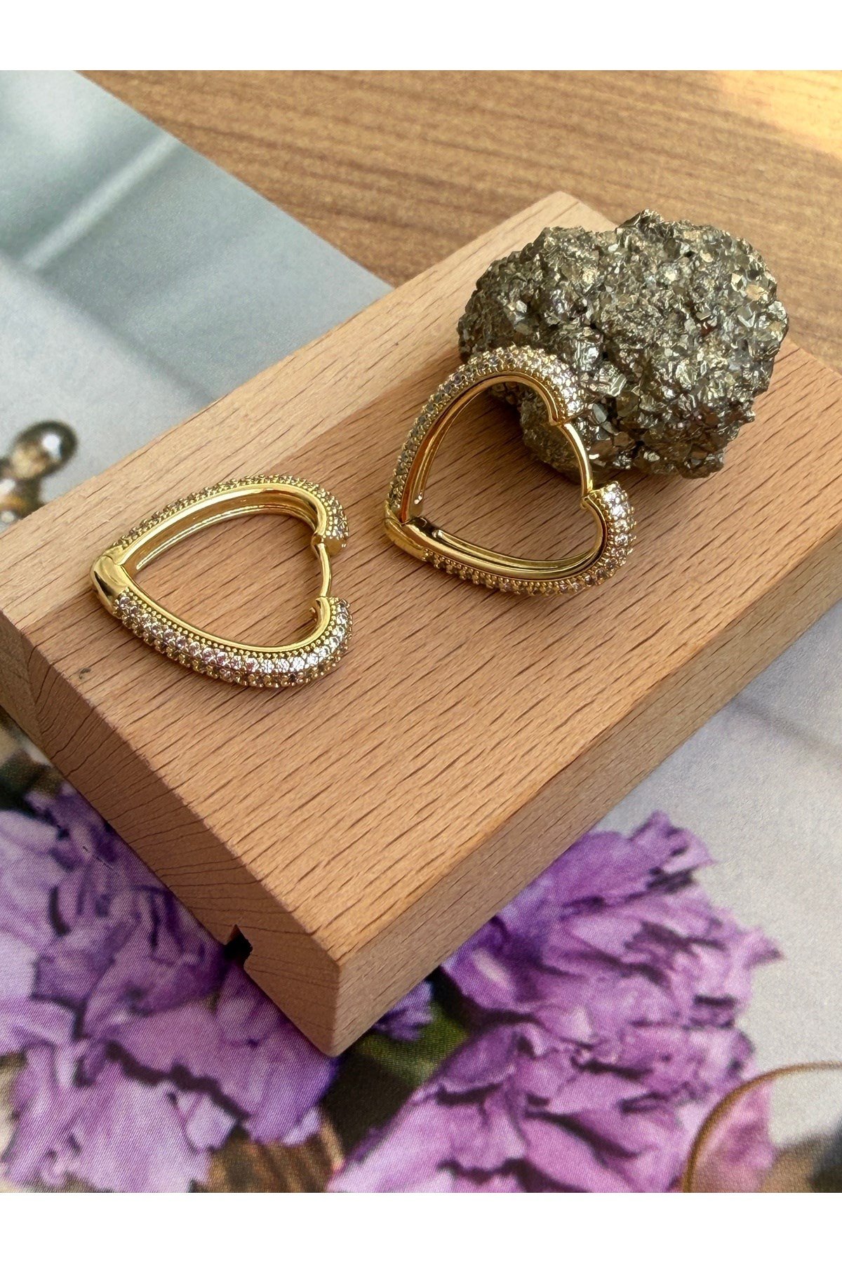 Xuping Gold Kalp Formlu Zirkon Taşlı Kadın Küpe