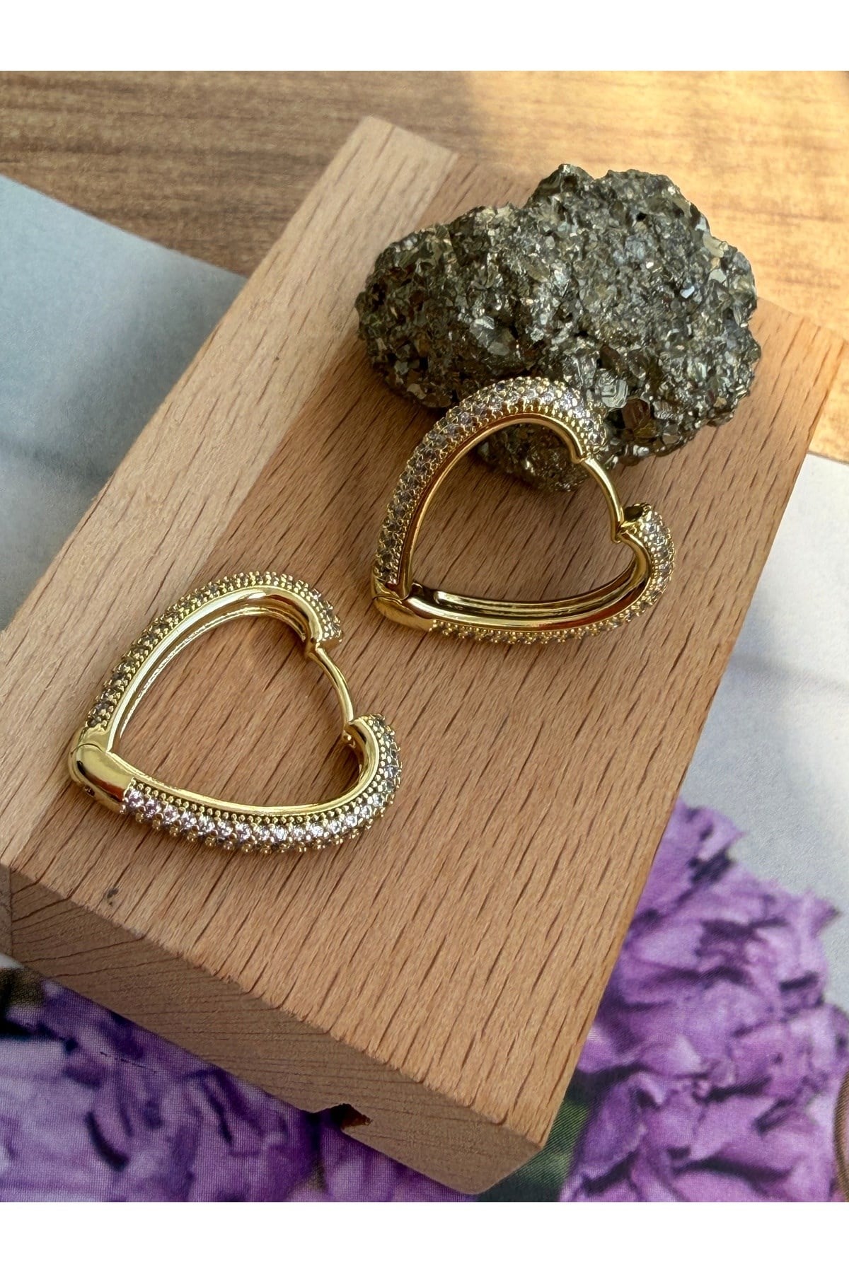 Xuping Gold Kalp Formlu Zirkon Taşlı Kadın Küpe