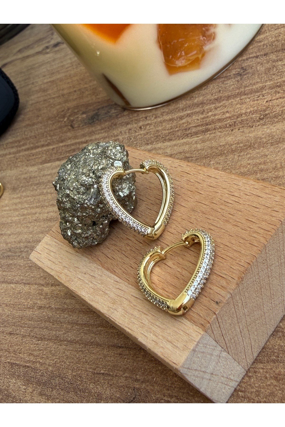 Xuping Gold Kalp Formlu Zirkon Taşlı Kadın Küpe