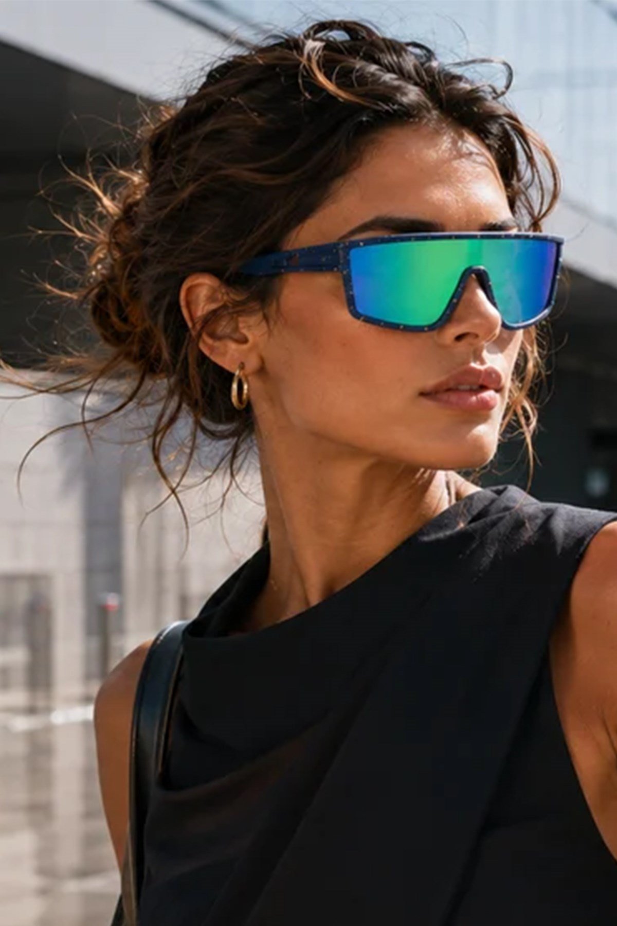 AERO Unisex Shield Güneş Gözlüğü – Yeşil Mavi Aynalı Lens Mavi Çerçeve