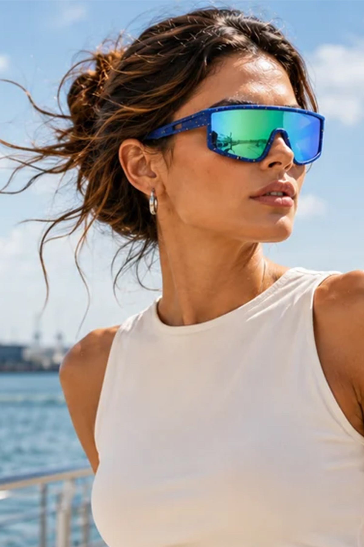 AERO Unisex Shield Güneş Gözlüğü – Yeşil Mavi Aynalı Lens Mavi Çerçeve