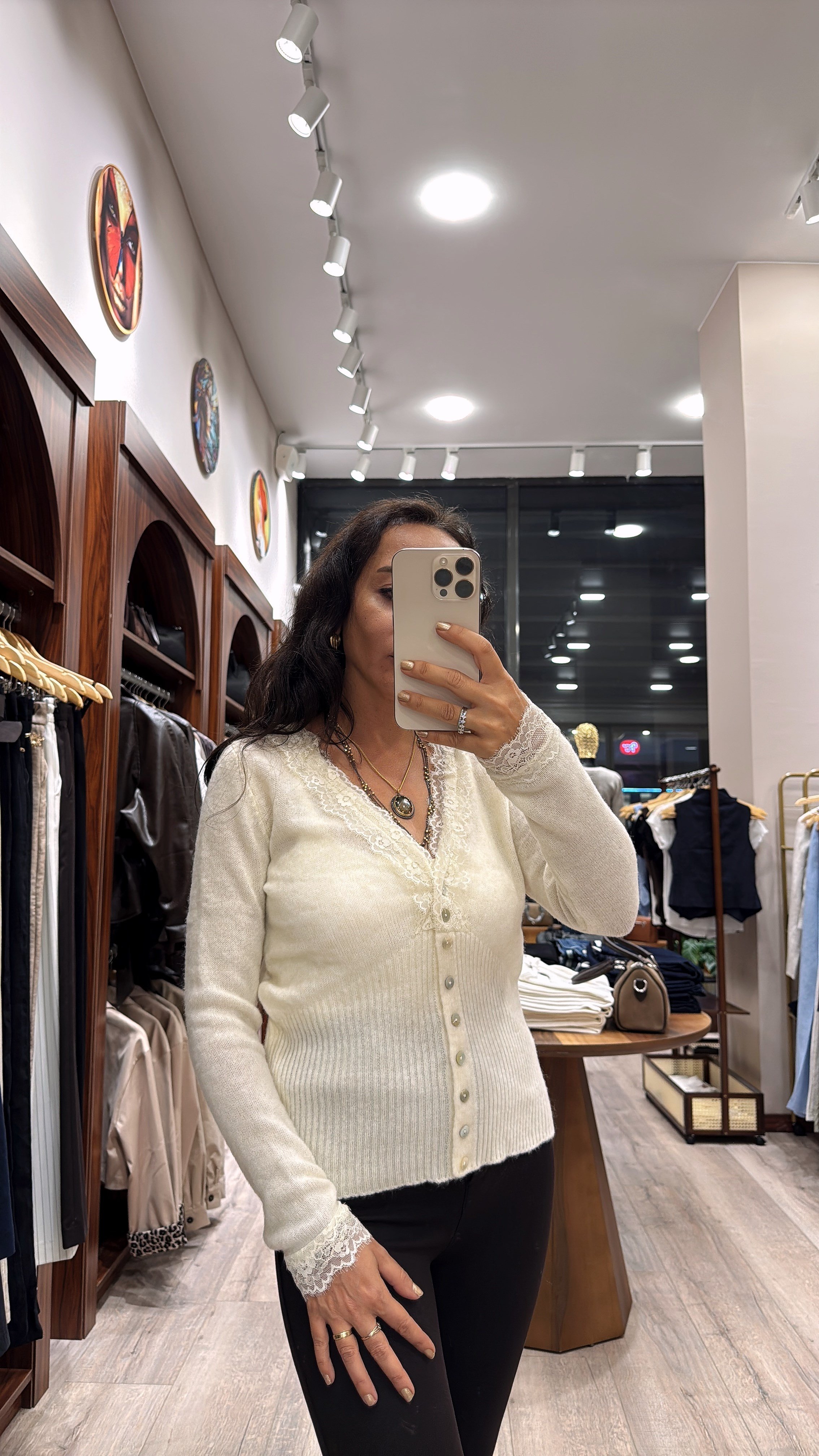 Dantel Detaylı  Hırka-KREM