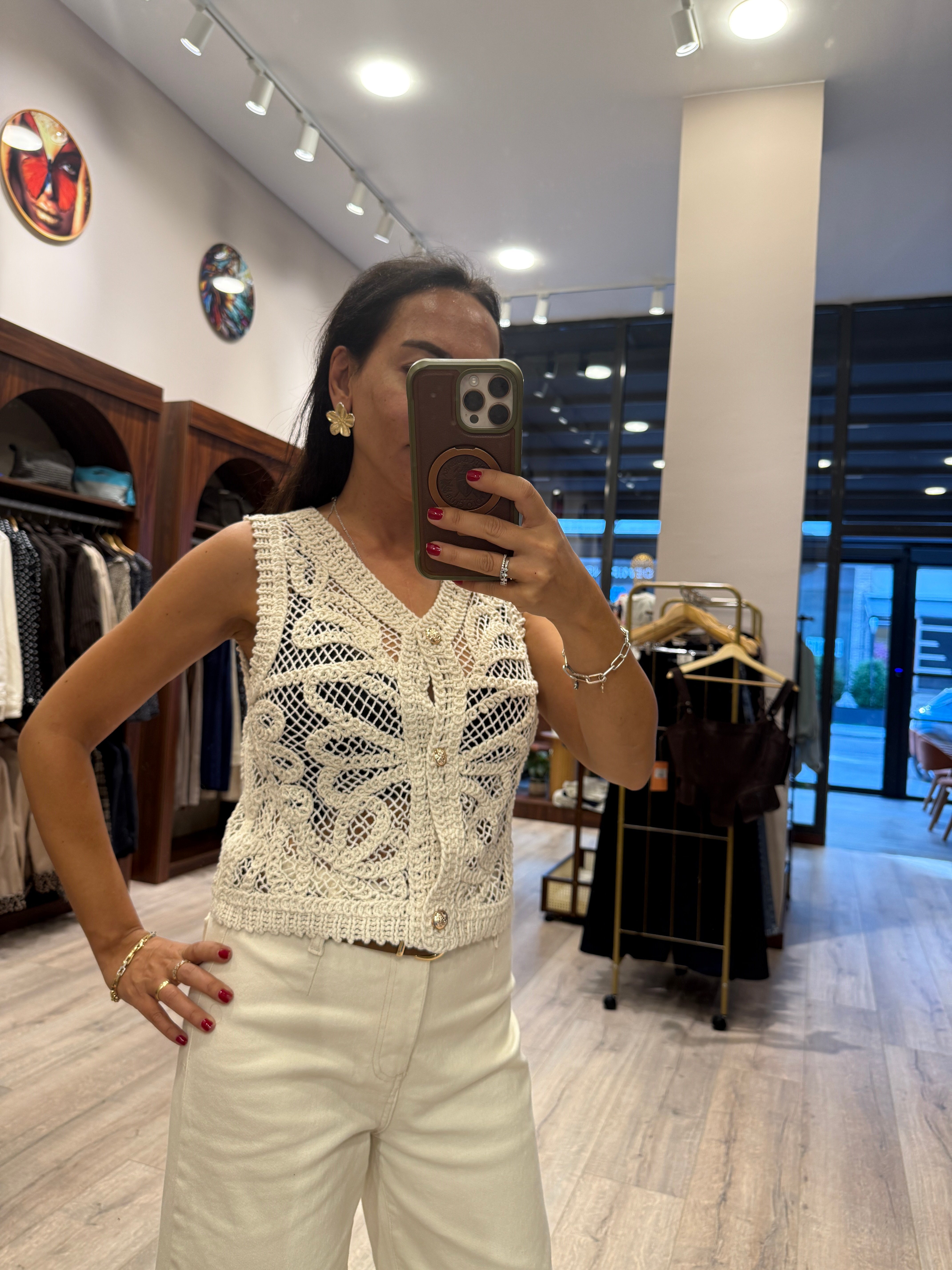Gold Düğmeli Ajurlu Yelek