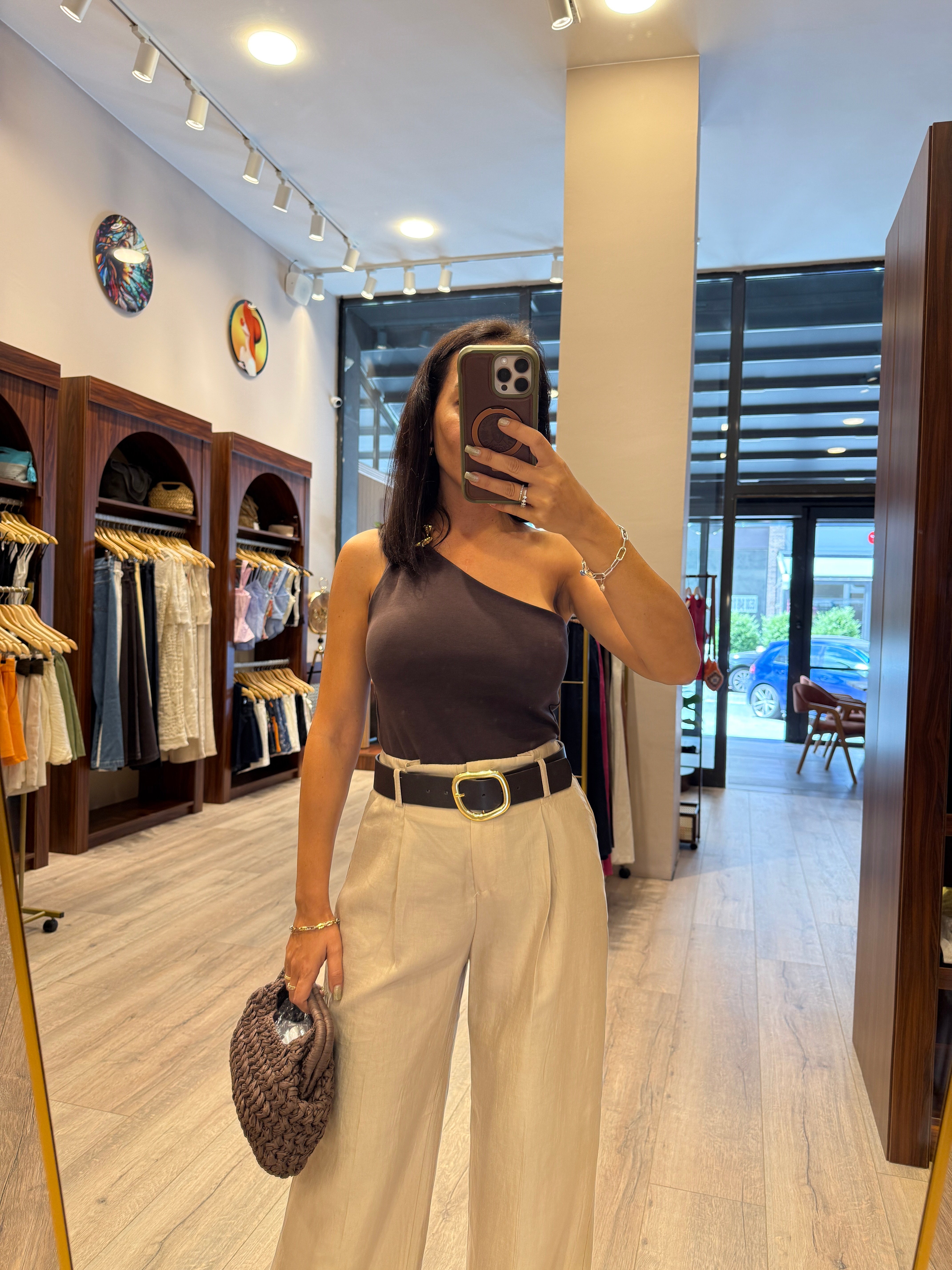 Tokalı Kemer Detaylı Bol Paça Pantolon – Bej