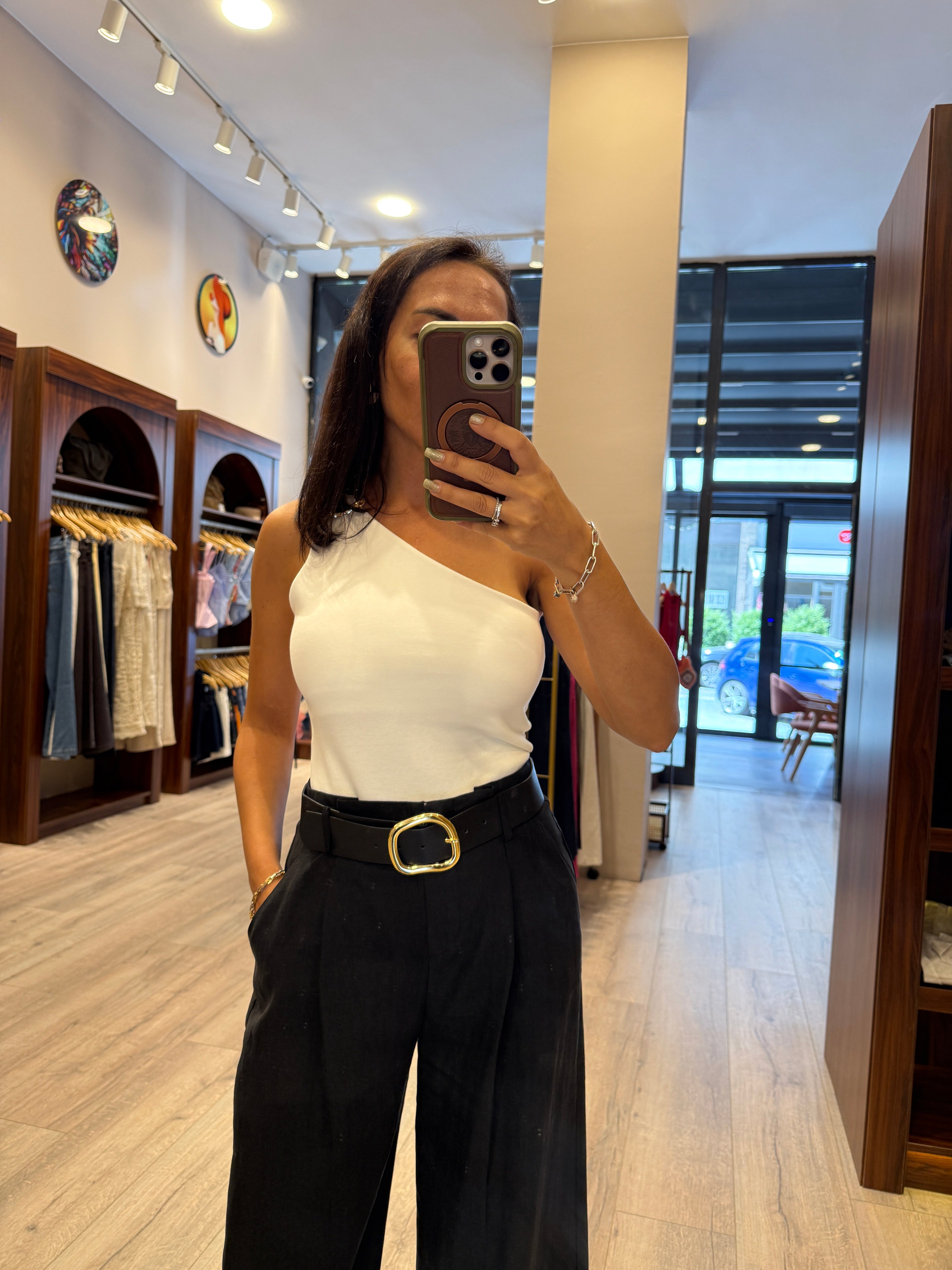 Tokalı Kemer Detaylı Bol Paça Pantolon – Siyah