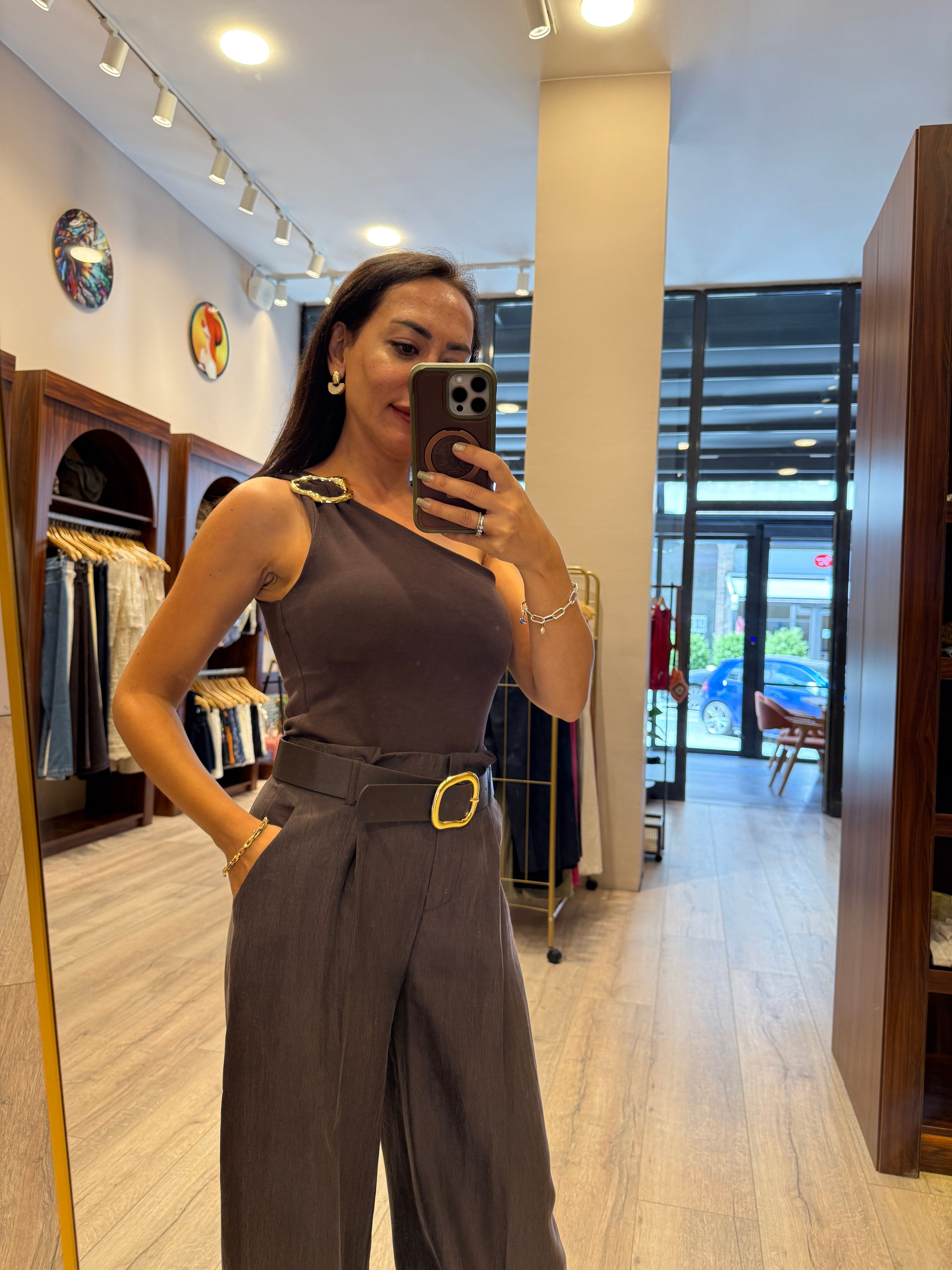 Tokalı Kemer Detaylı Bol Paça Pantolon – Kahverengi