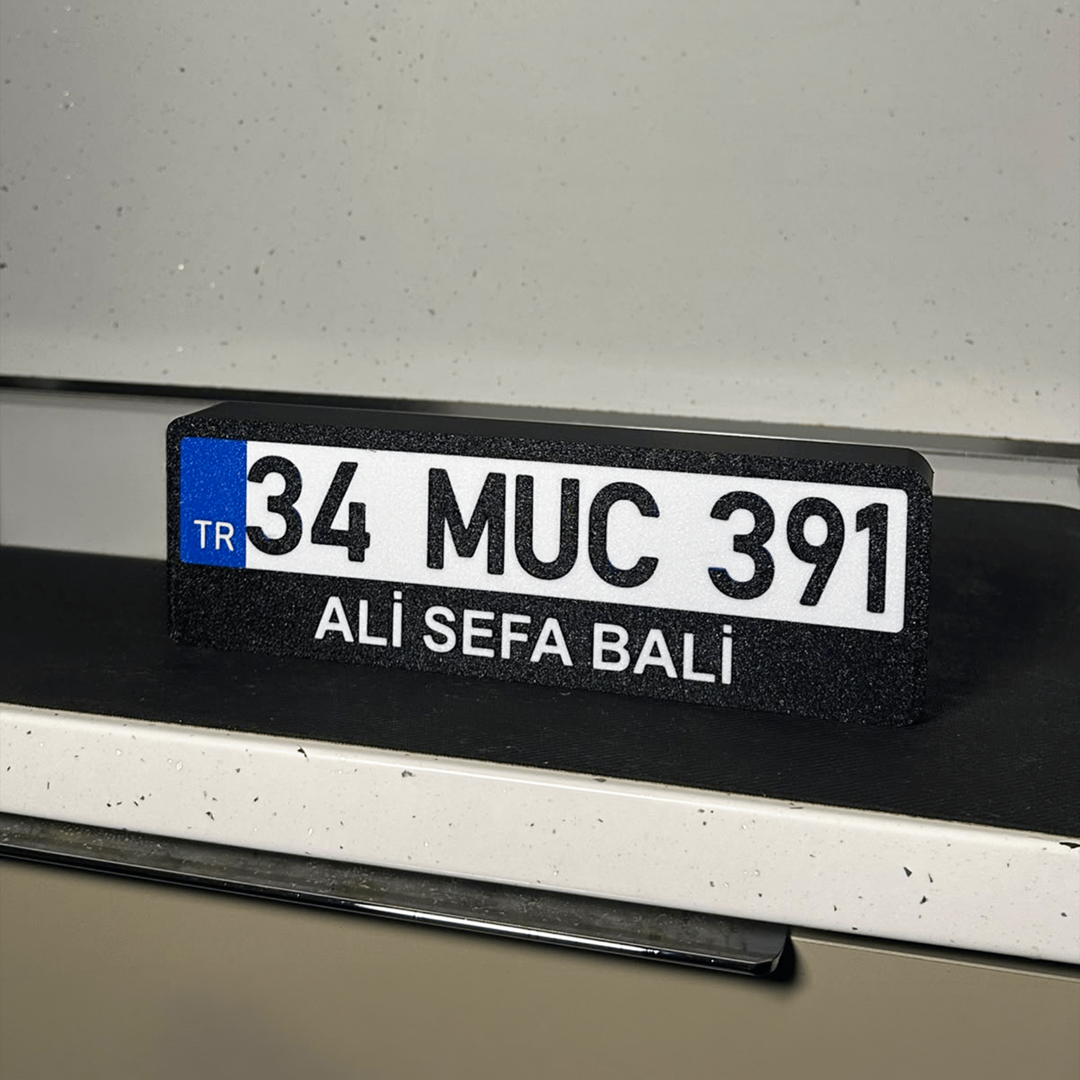 Kişiye Özel İsimli Plaka  Lightbox