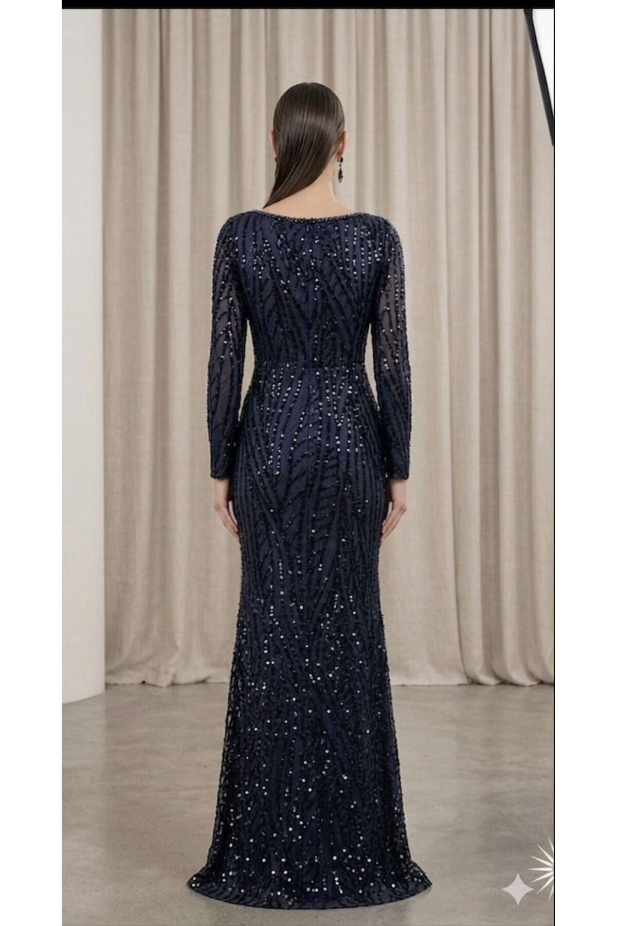 • Noveradress Pullu Payetli Kare Yaka Balık Model Gece Elbisesi